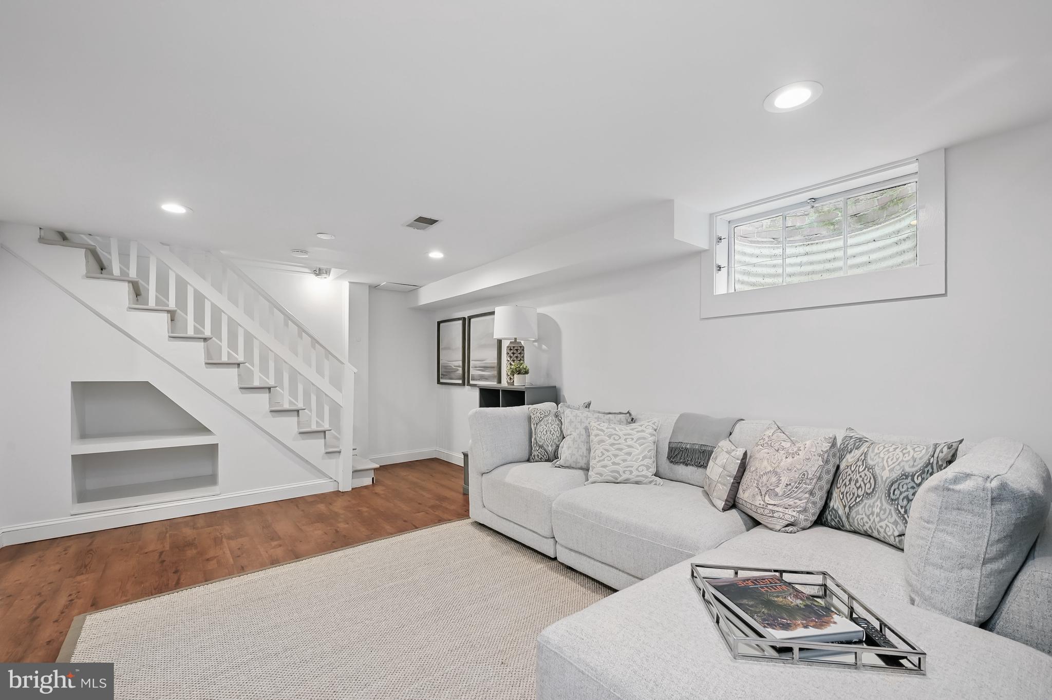 WOODACRES - Residential