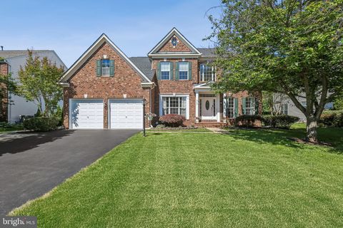 Photo of 5732 Caribbean Court, HAYMARKET, VA 20169 (MLS # VAPW2119010)