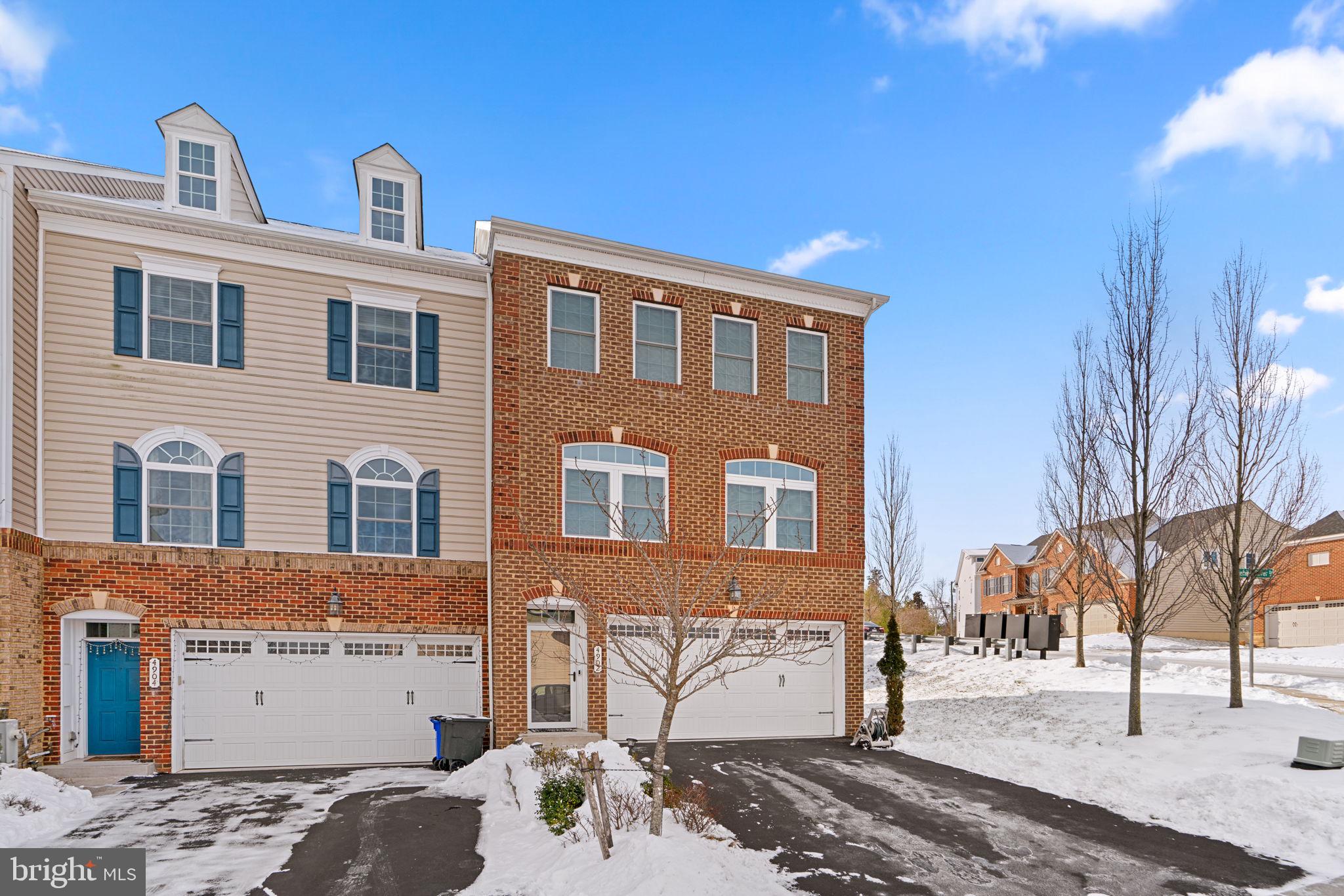 AUTUMN RIVER - Residential