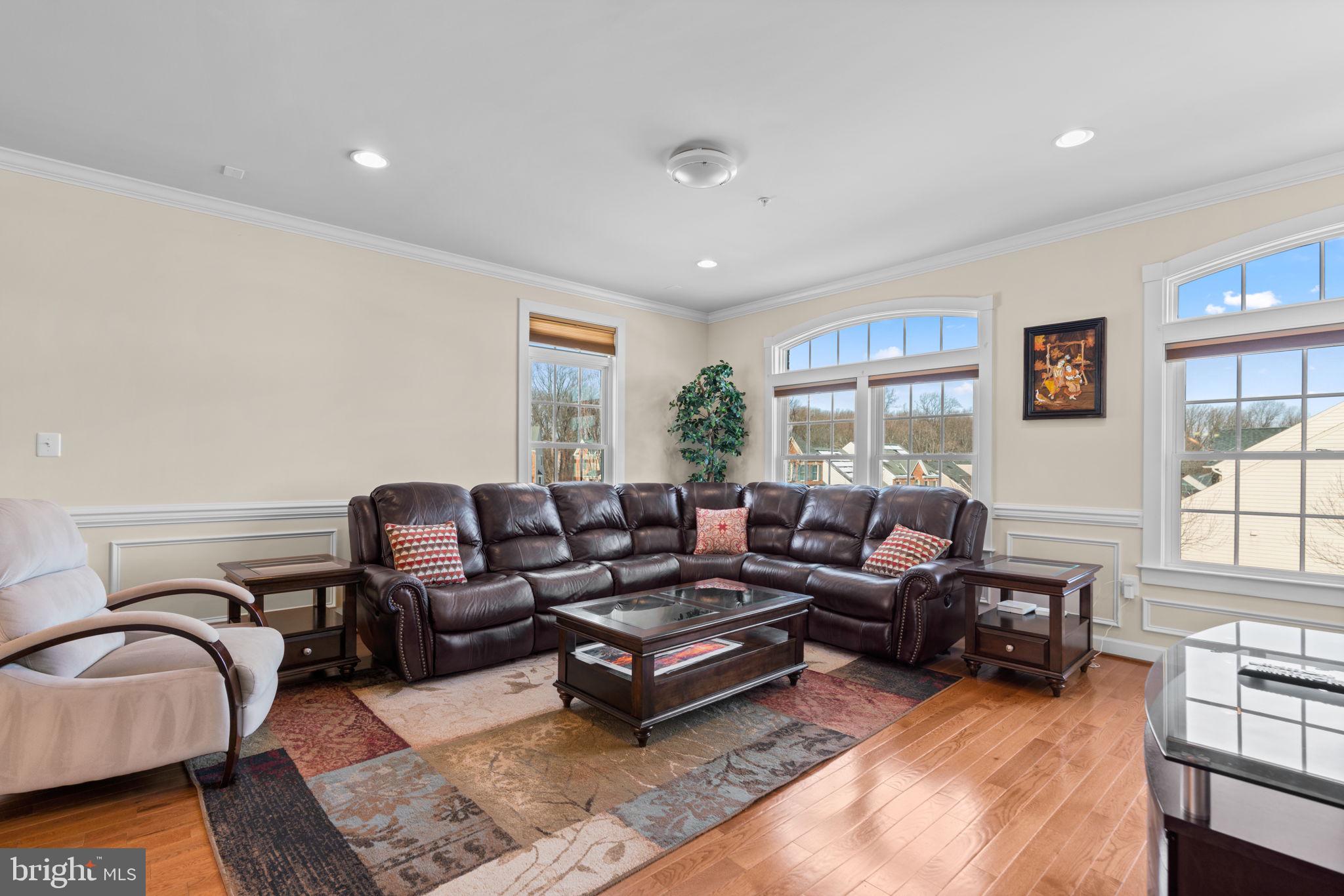 AUTUMN RIVER - Residential