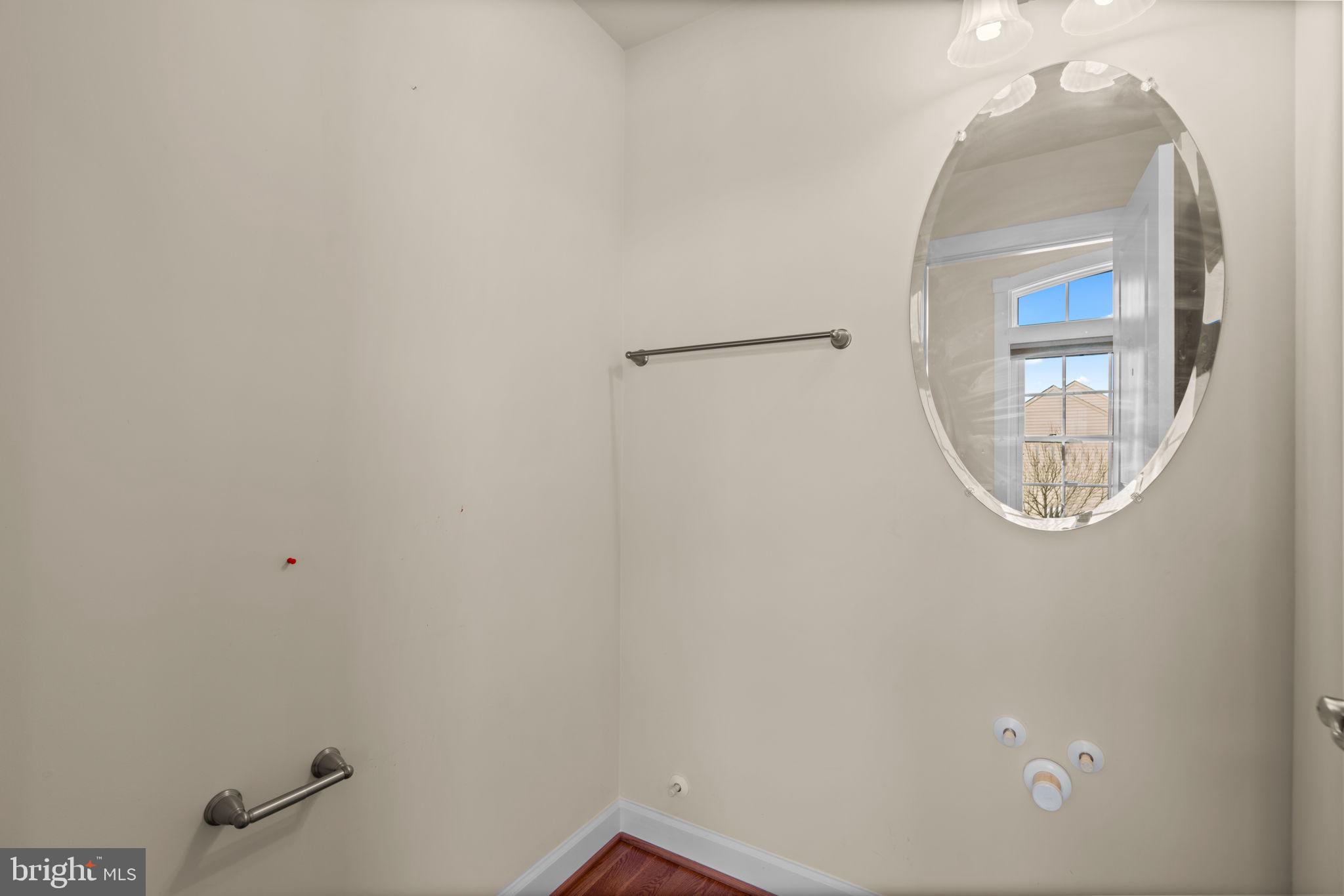 AUTUMN RIVER - Residential