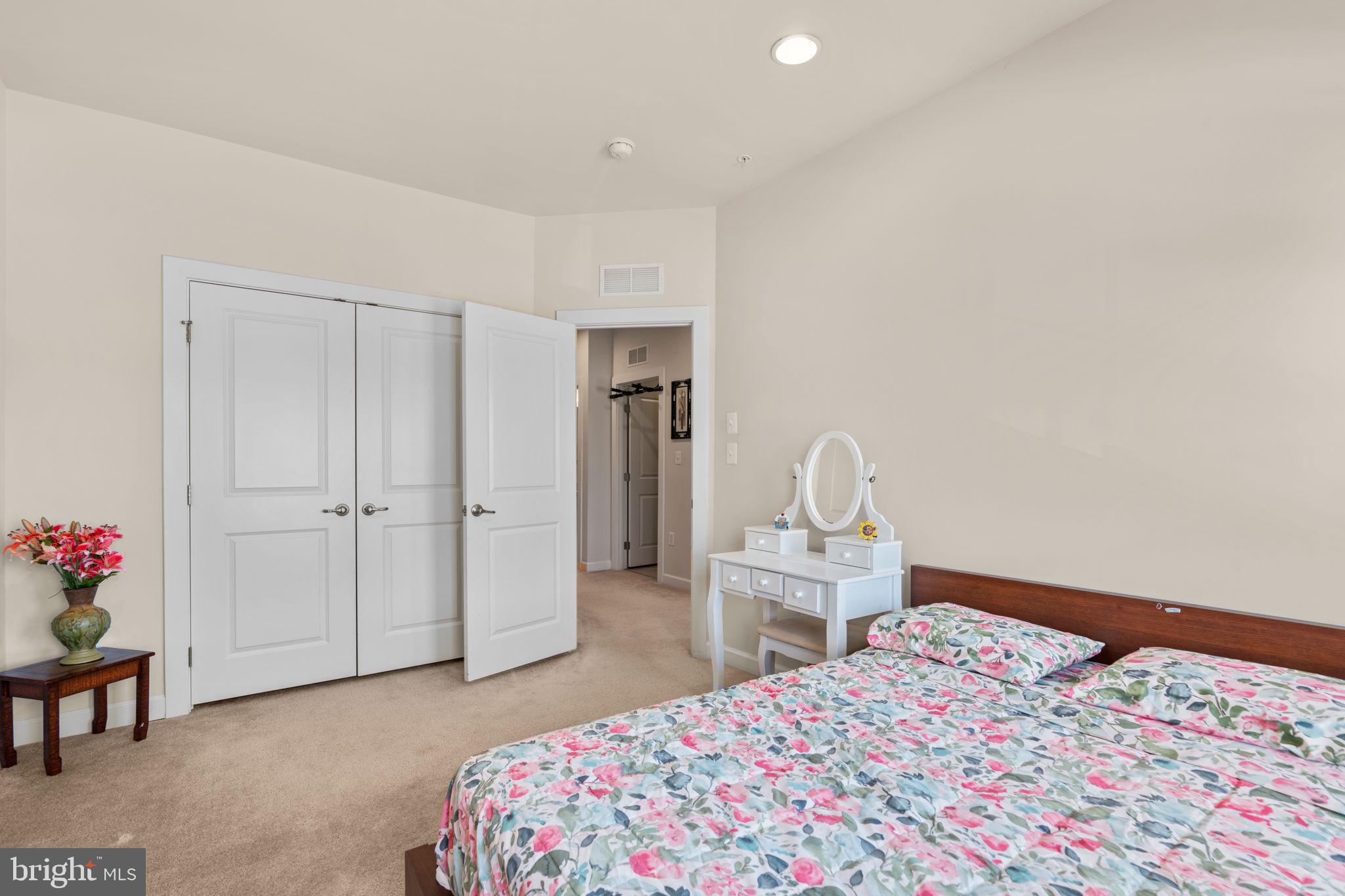 AUTUMN RIVER - Residential