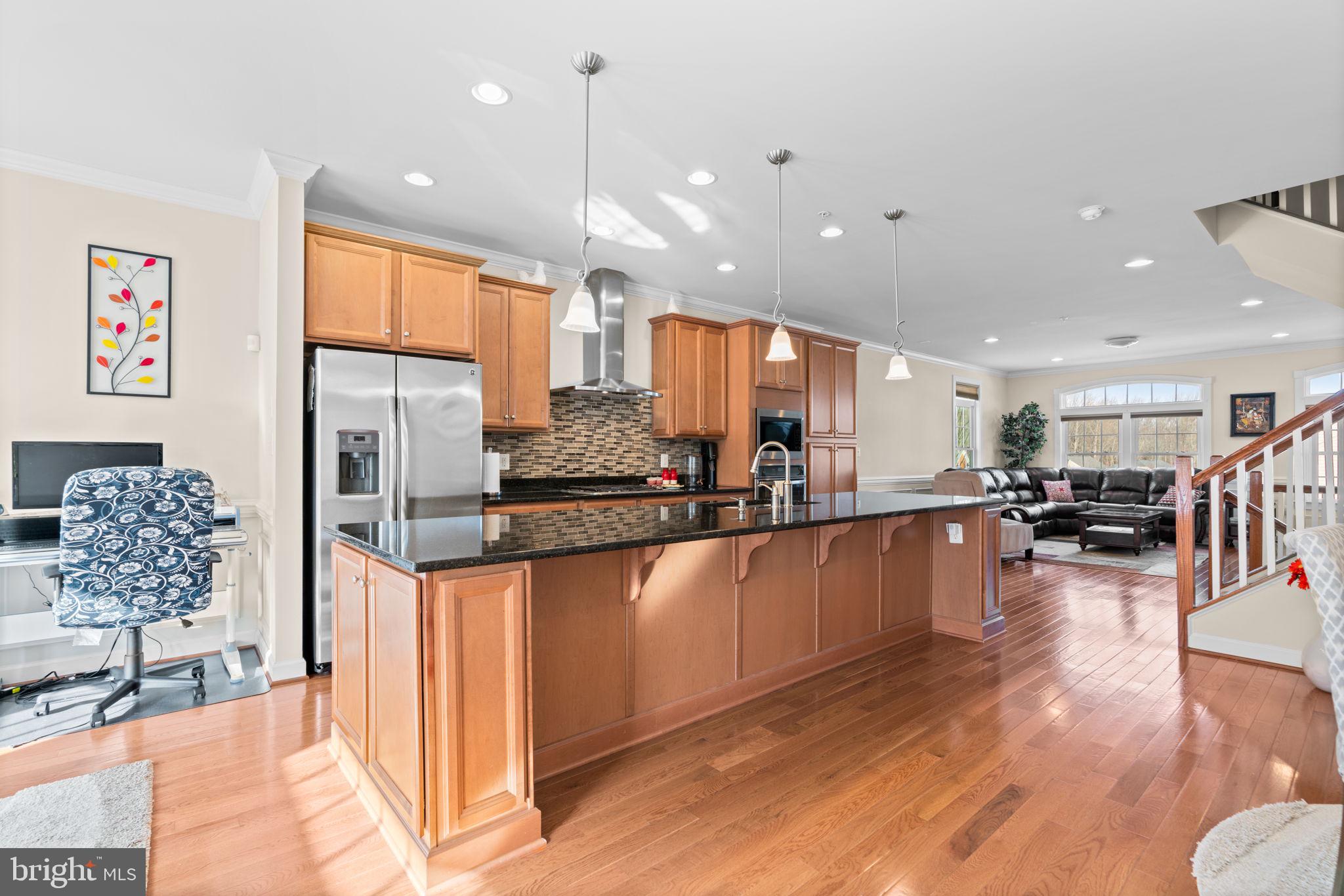 AUTUMN RIVER - Residential