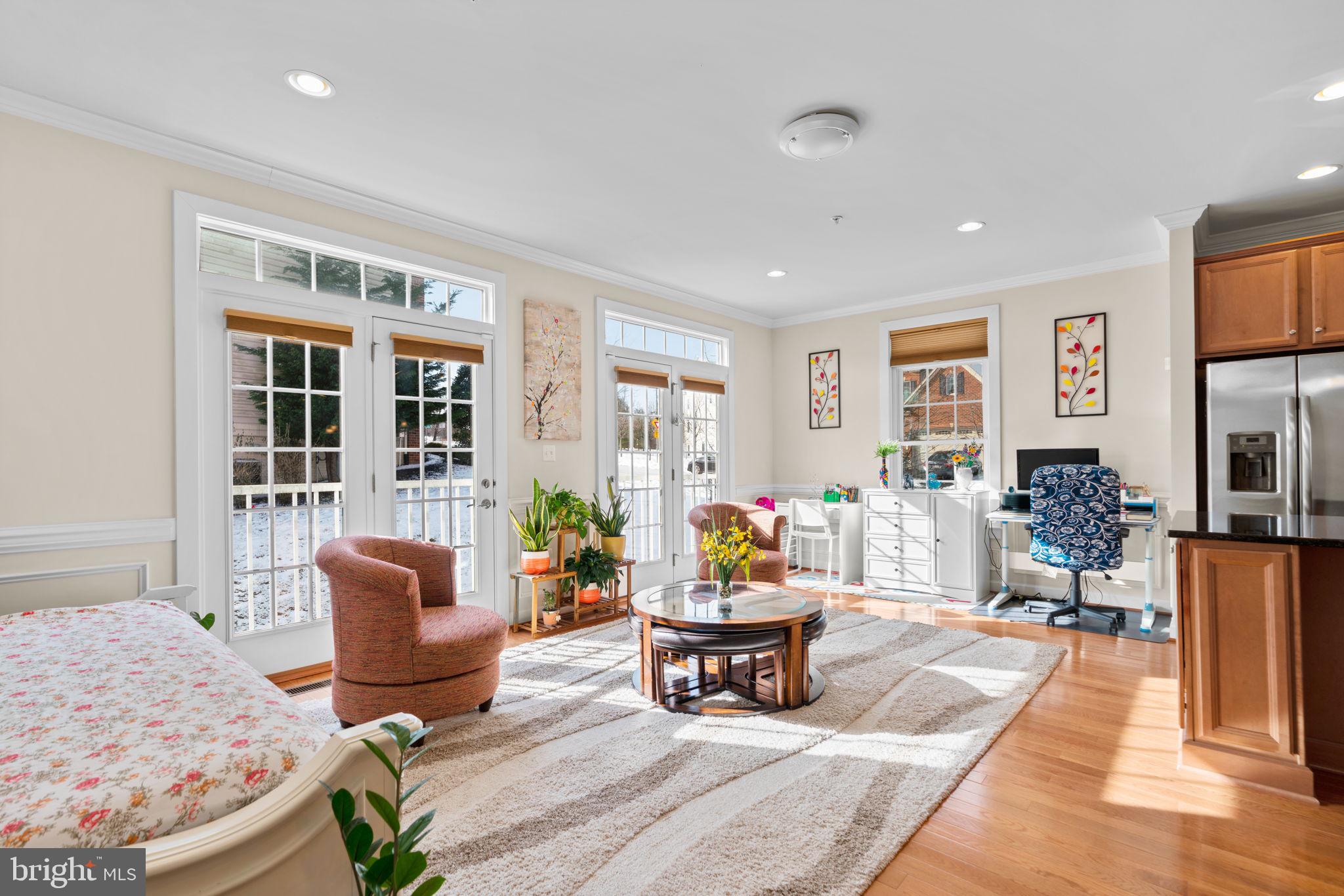 AUTUMN RIVER - Residential