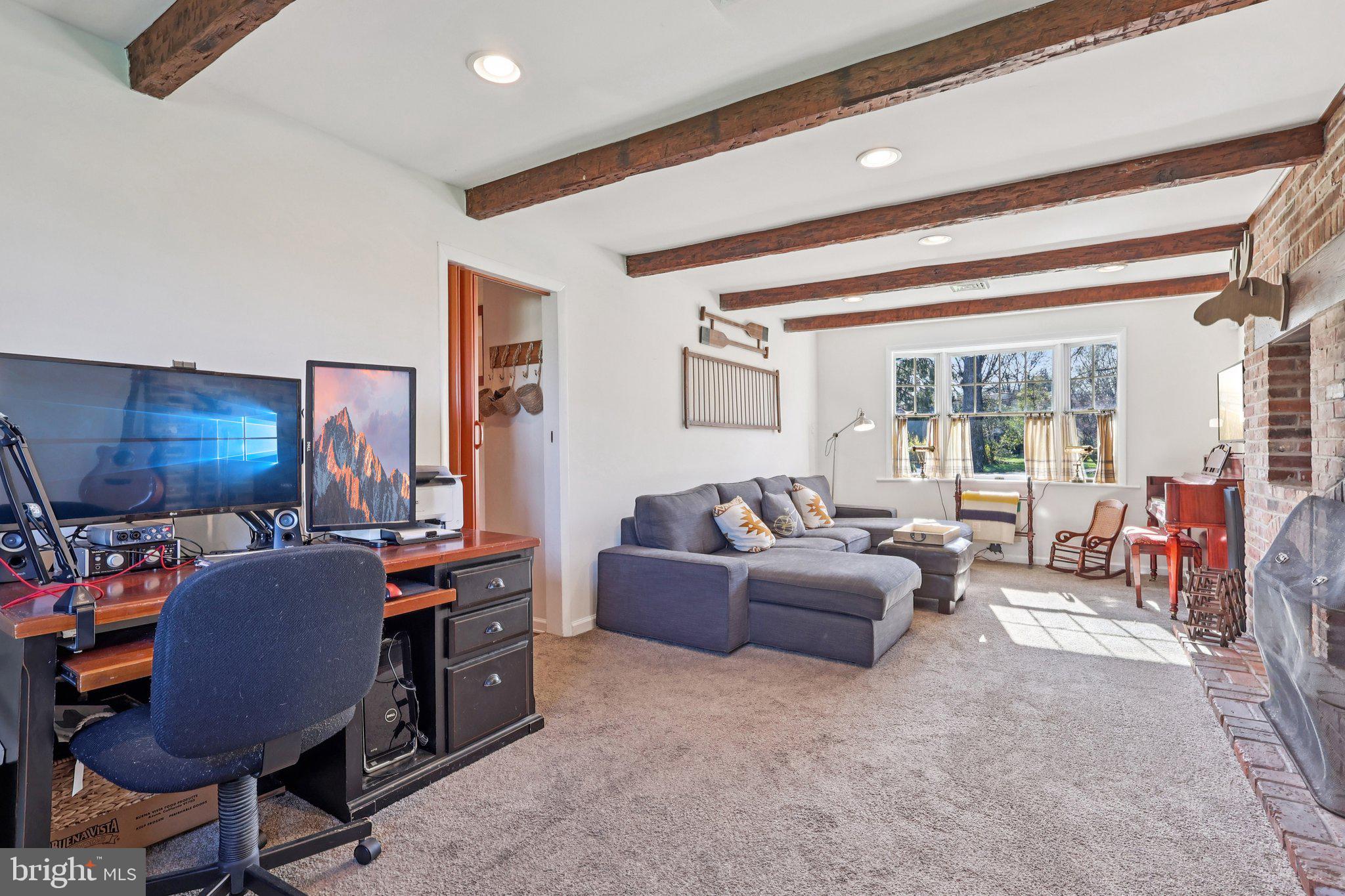 MAPLE GLEN - Residential