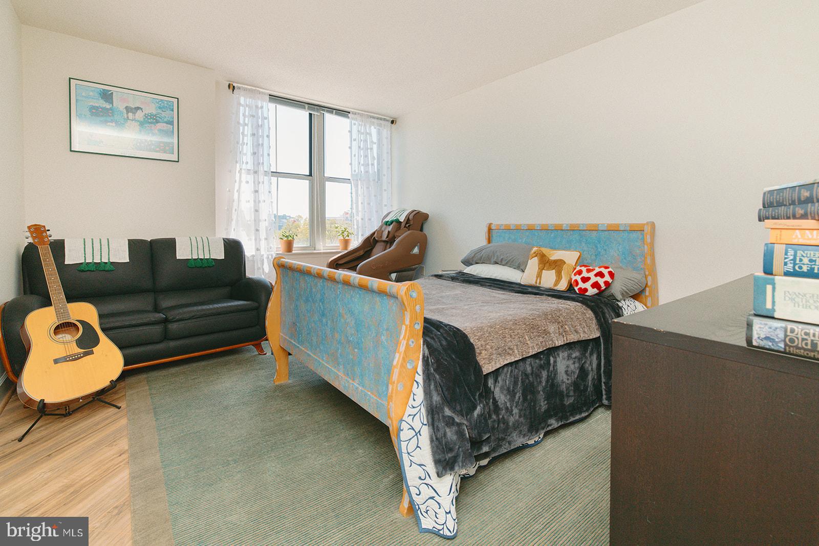 CARLTON HOUSE - Residential