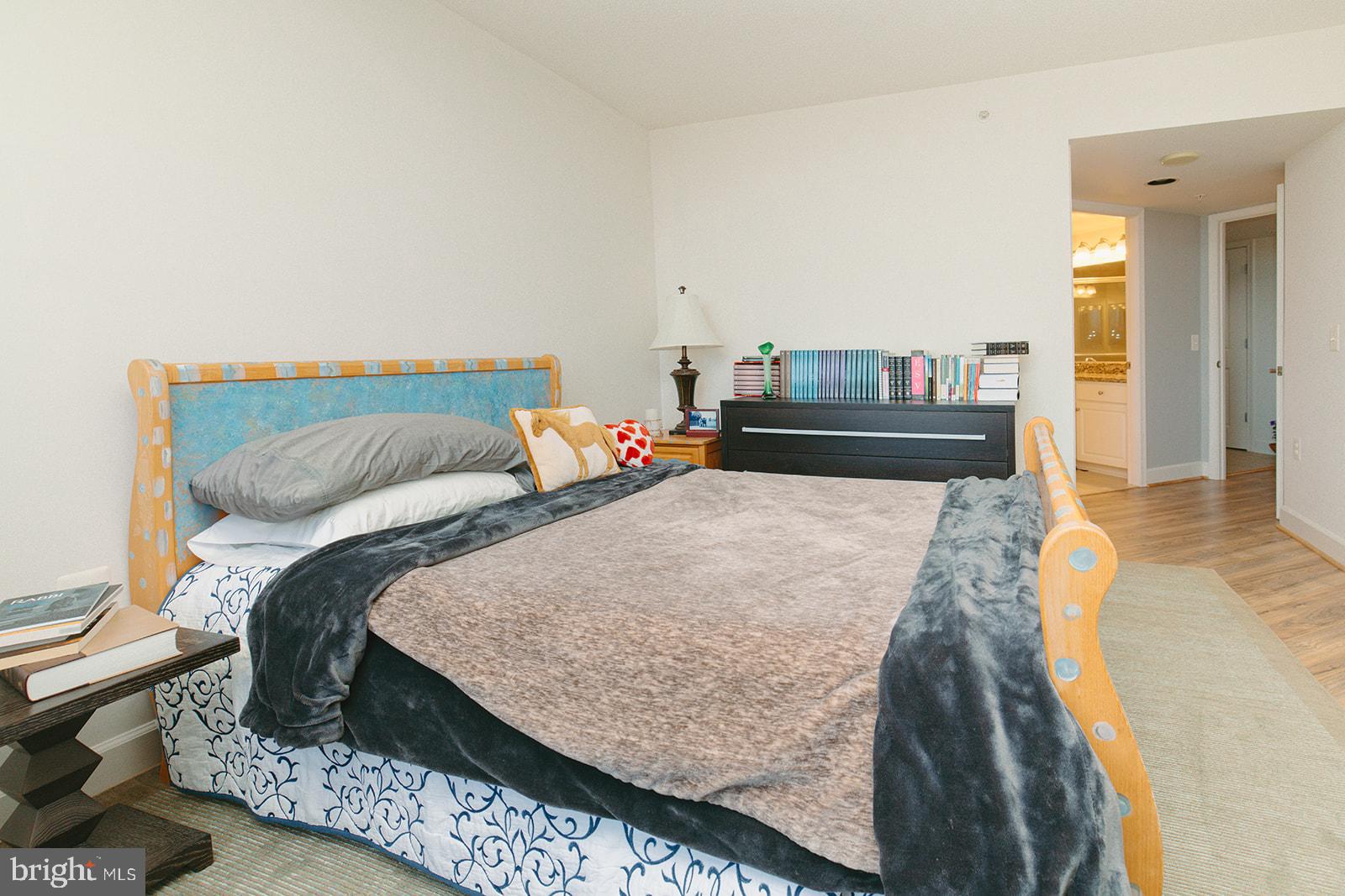 CARLTON HOUSE - Residential