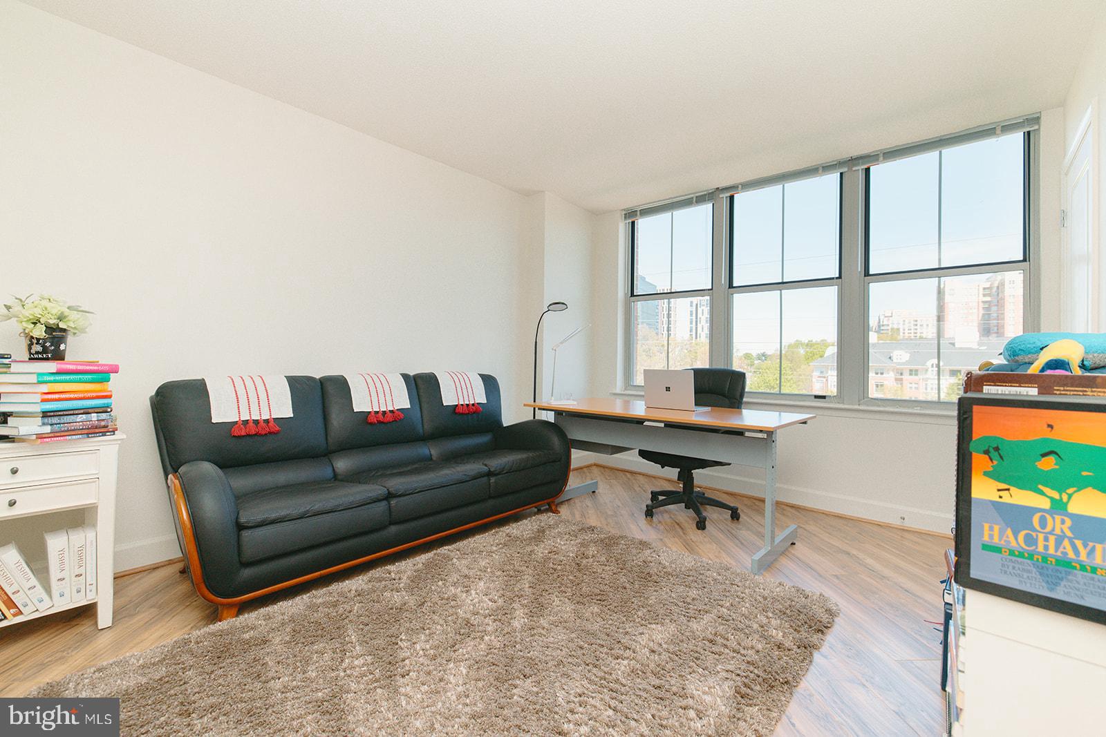 CARLTON HOUSE - Residential