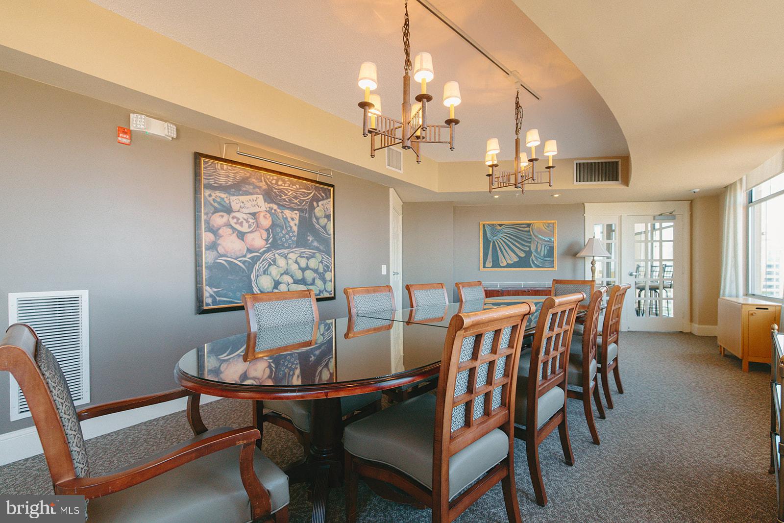 CARLTON HOUSE - Residential