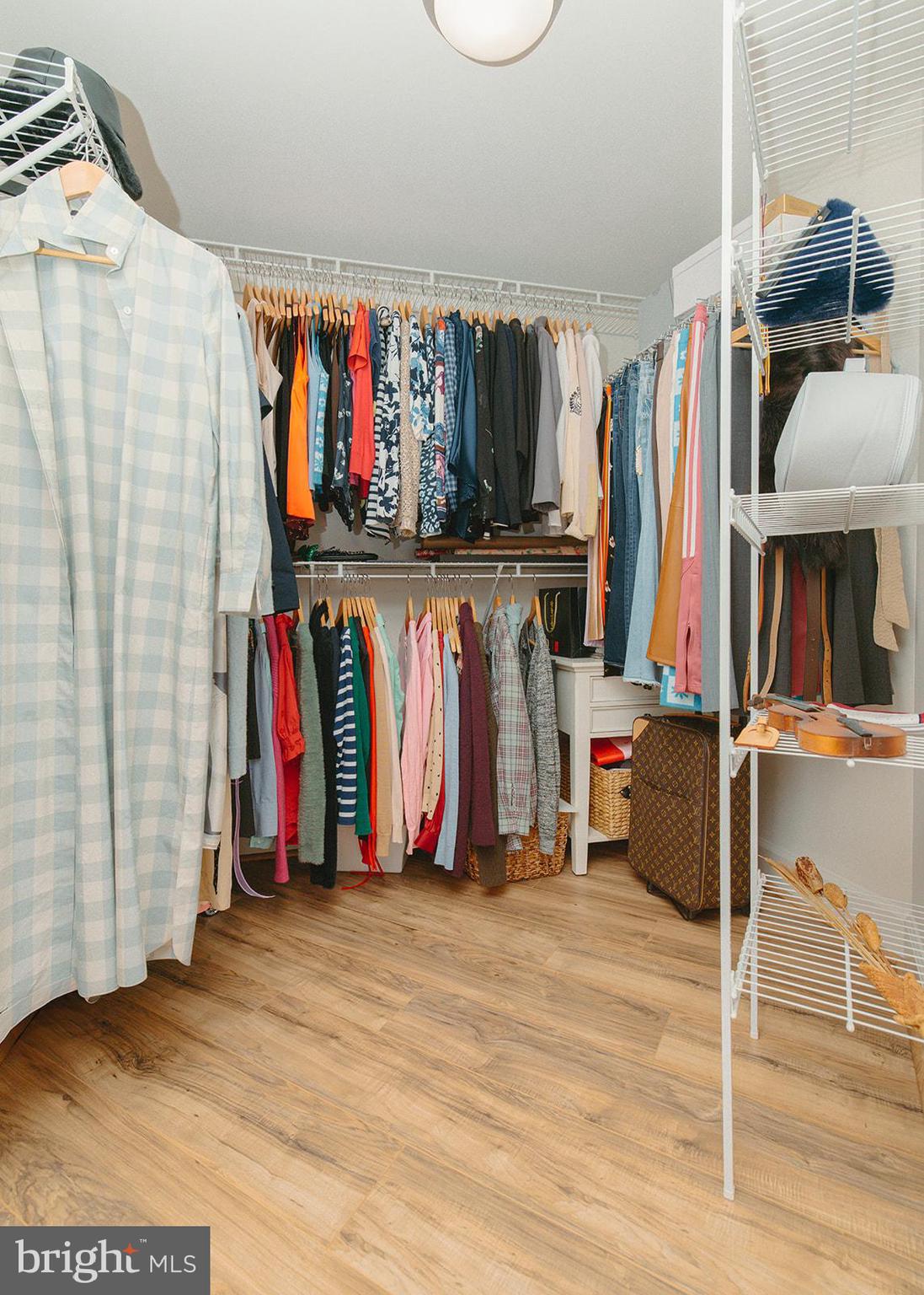 CARLTON HOUSE - Residential