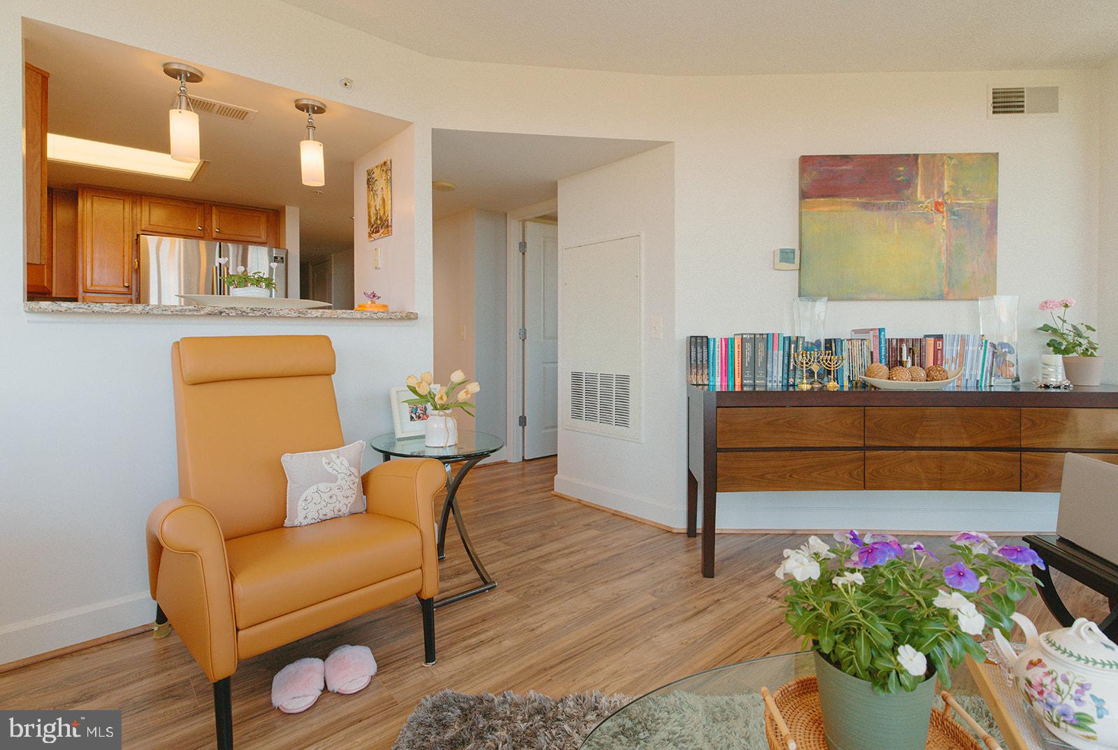 CARLTON HOUSE - Residential