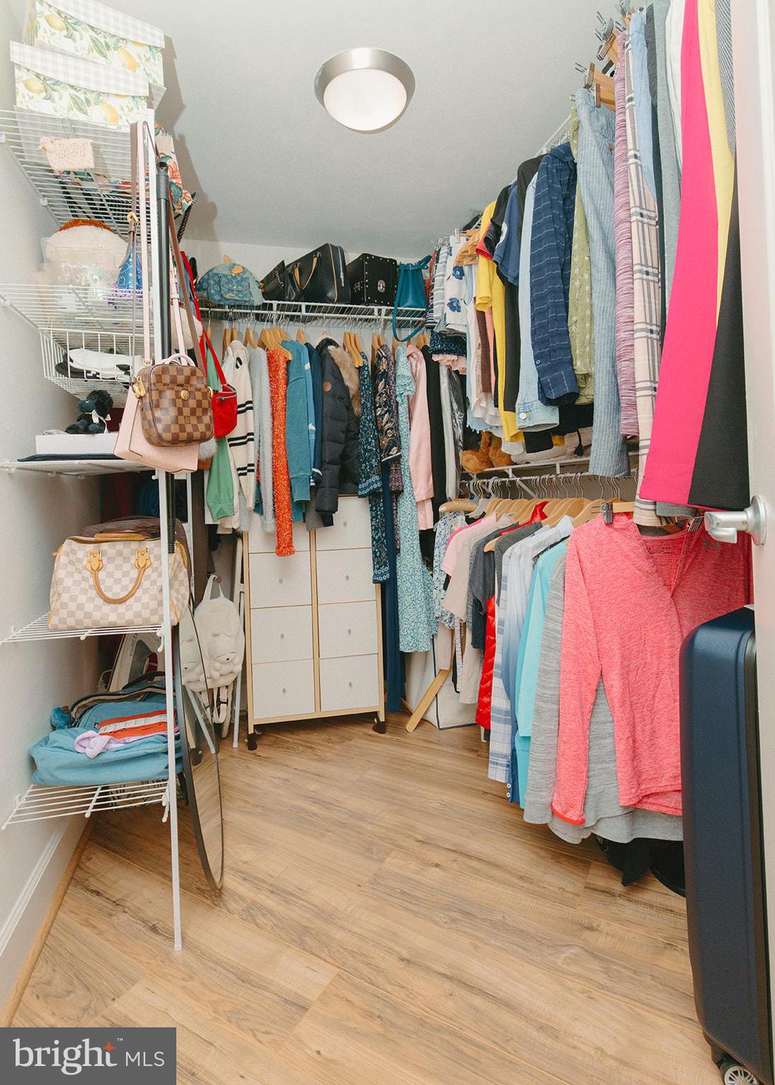 CARLTON HOUSE - Residential