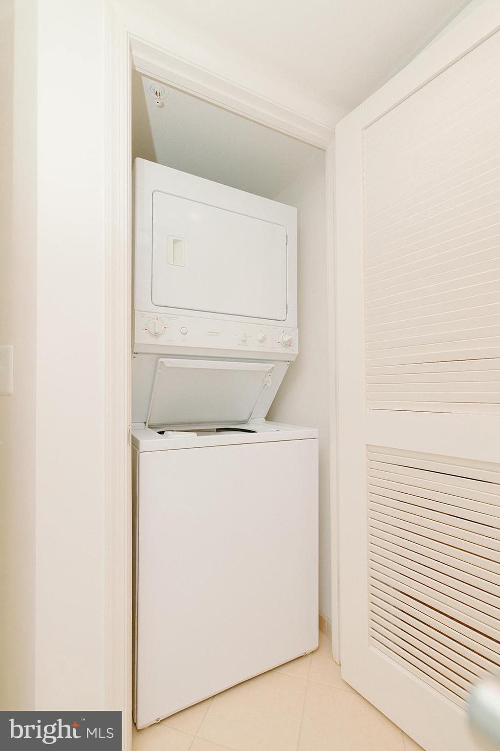 CARLTON HOUSE - Residential