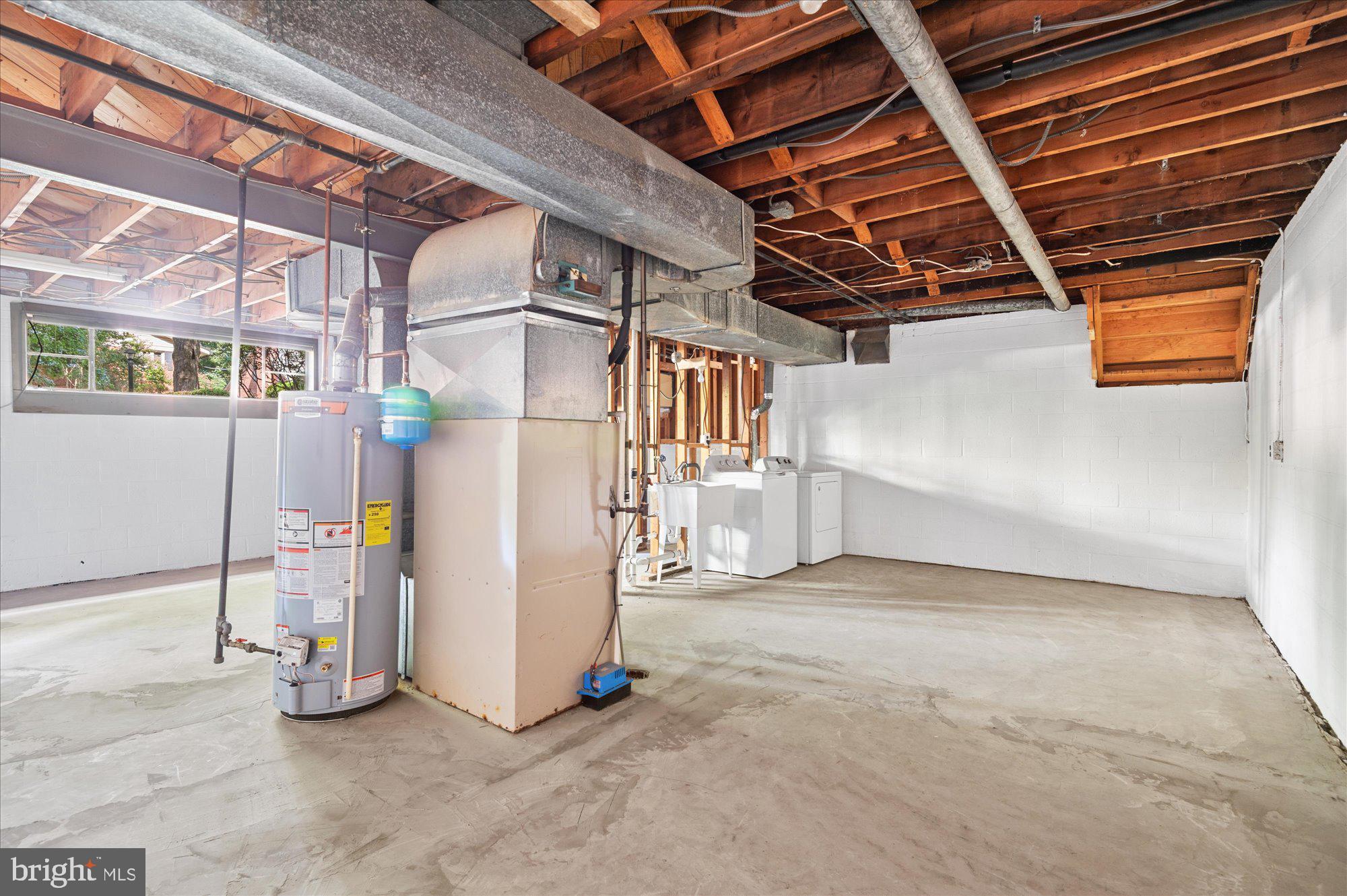 WOODSIDE FOREST - Residential