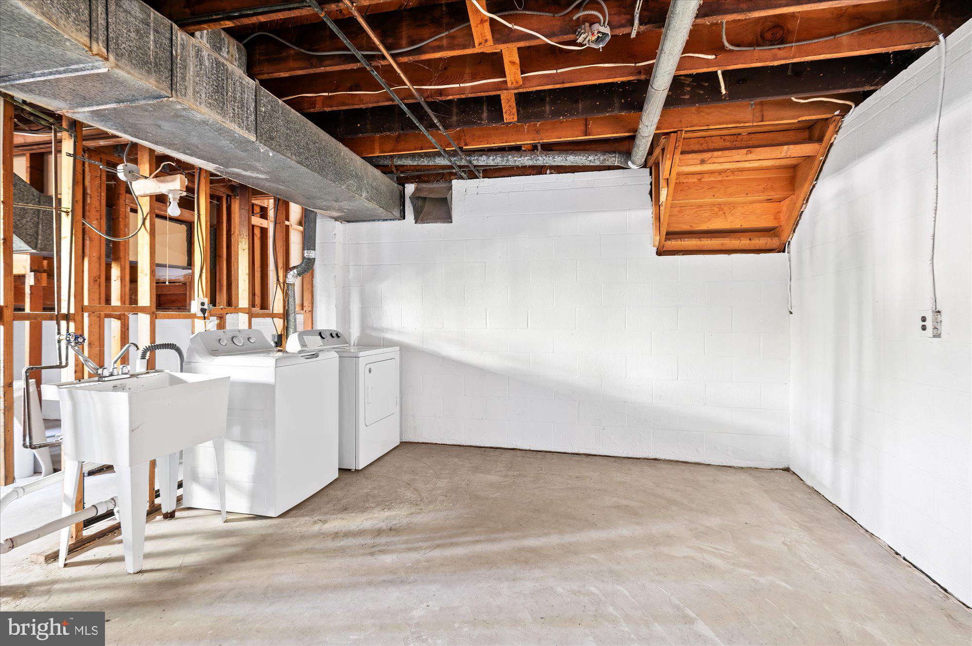 WOODSIDE FOREST - Residential