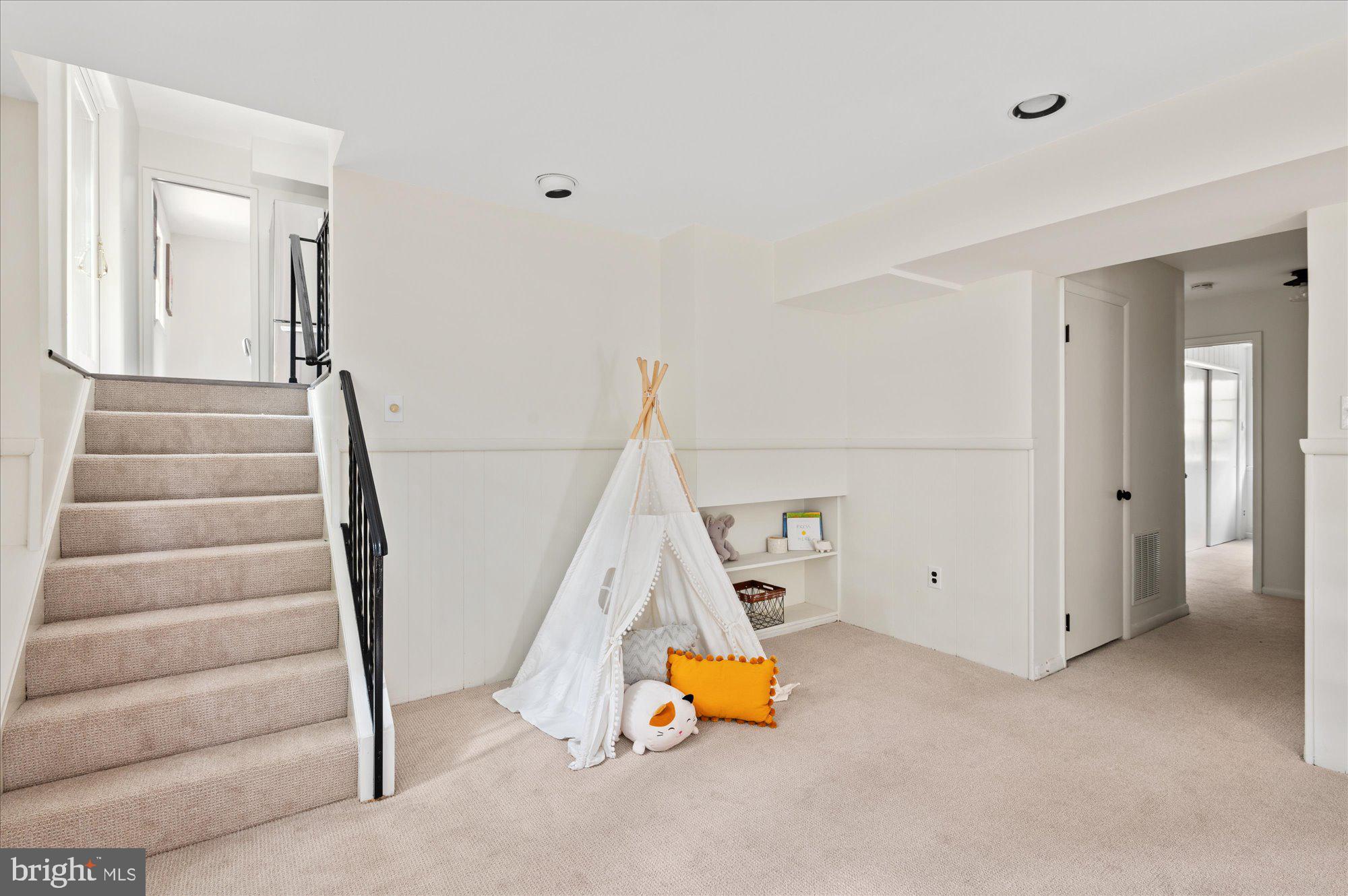 WOODSIDE FOREST - Residential