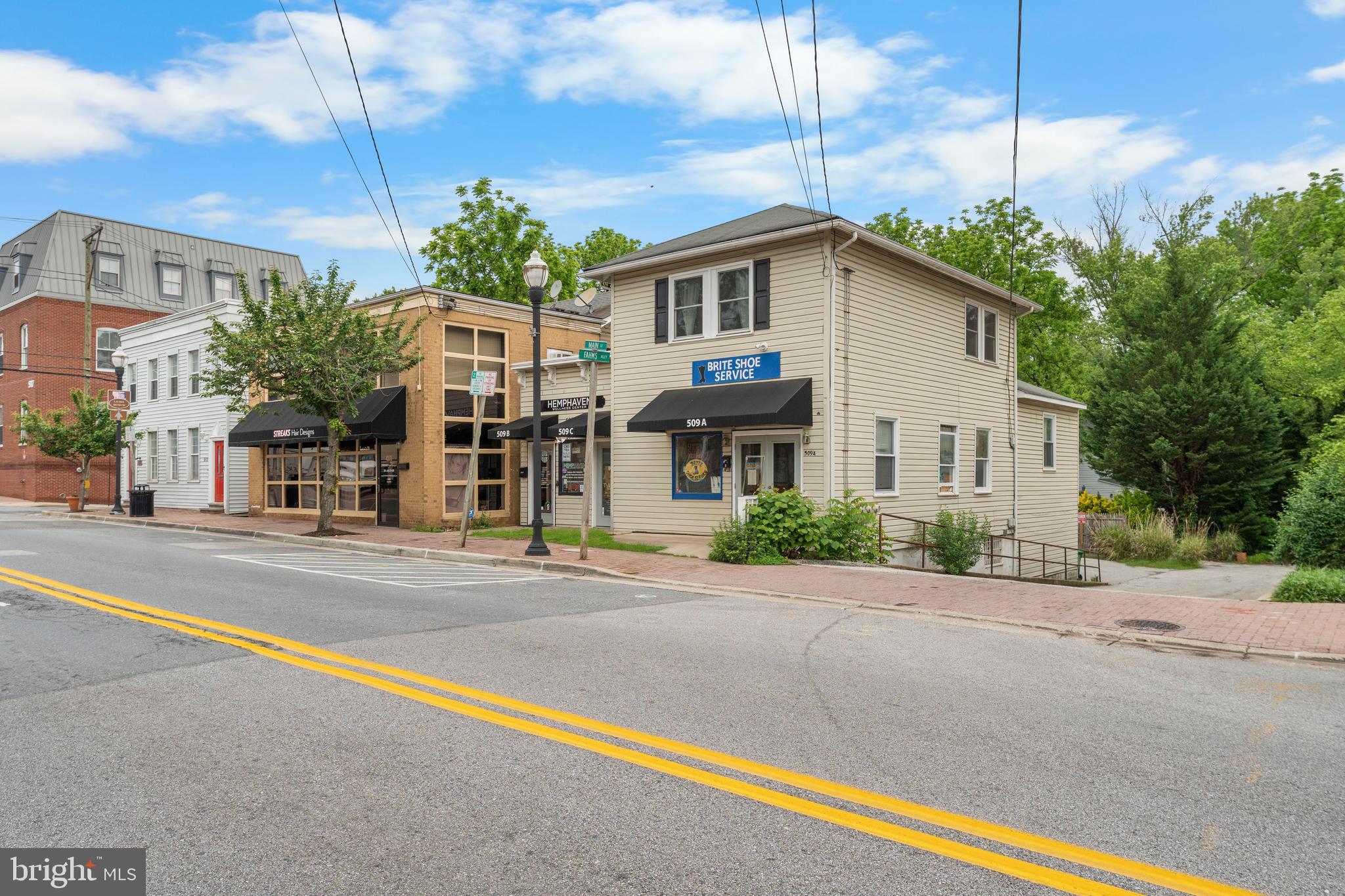 THE OAKS MAIN STREET LAUREL - Residential