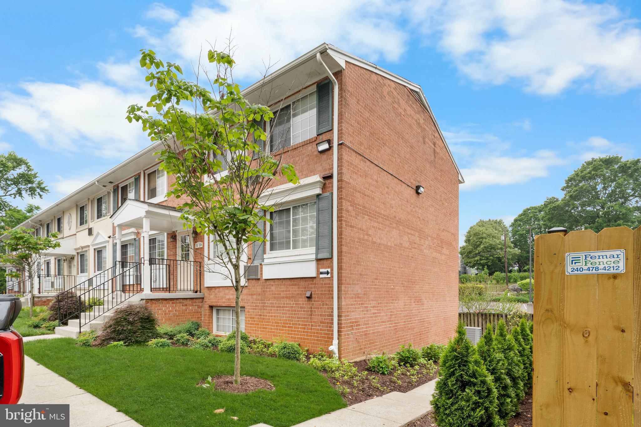 THE OAKS MAIN STREET LAUREL - Residential