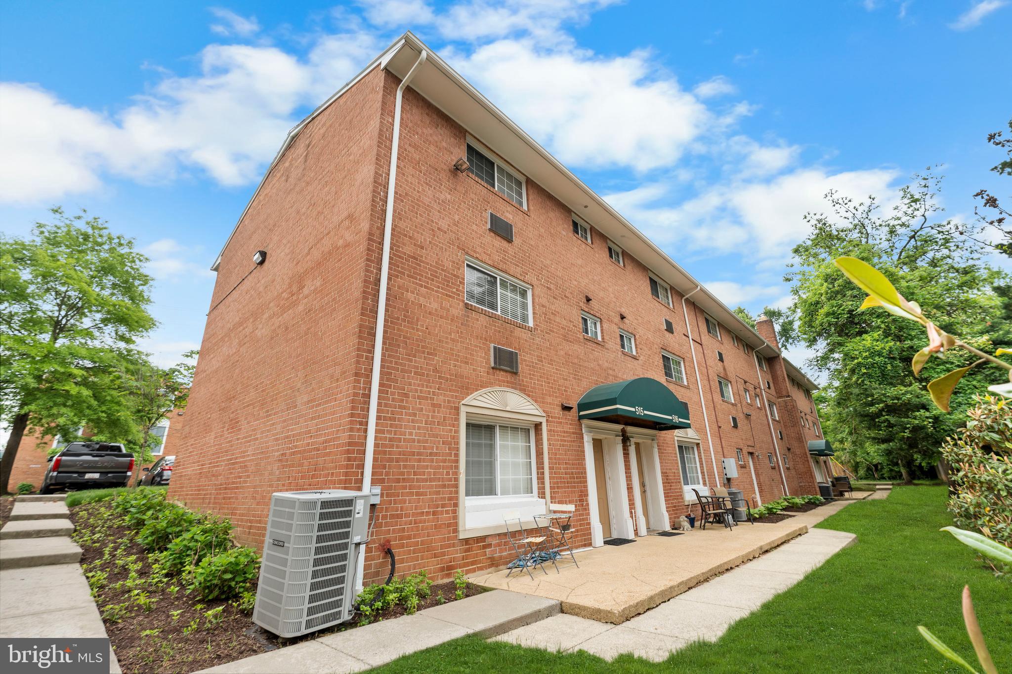 THE OAKS MAIN STREET LAUREL - Residential