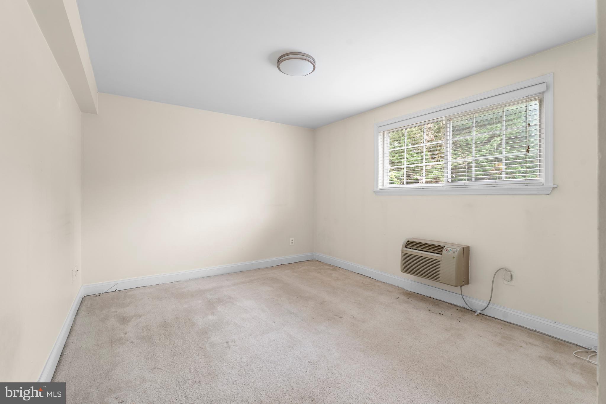 THE OAKS MAIN STREET LAUREL - Residential