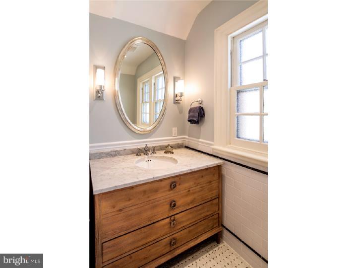 CHESTNUT HILL - Residential