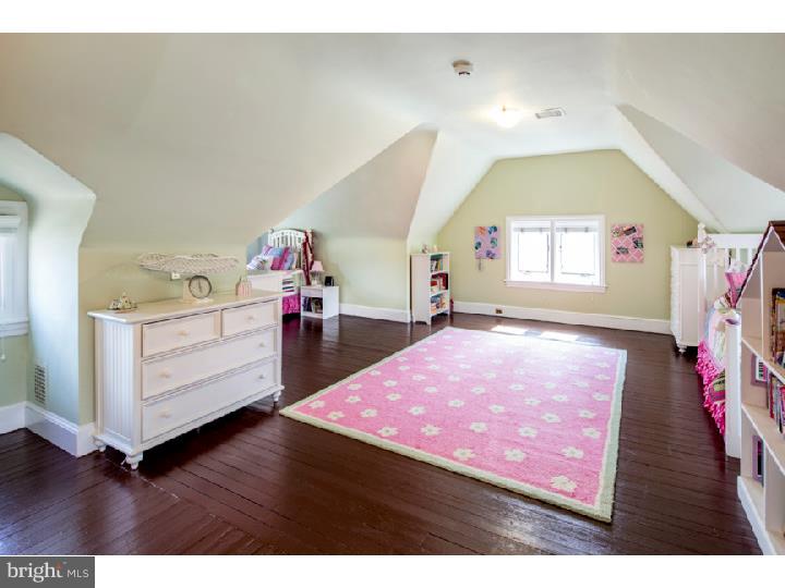 CHESTNUT HILL - Residential