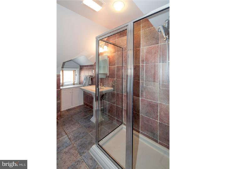 CHESTNUT HILL - Residential