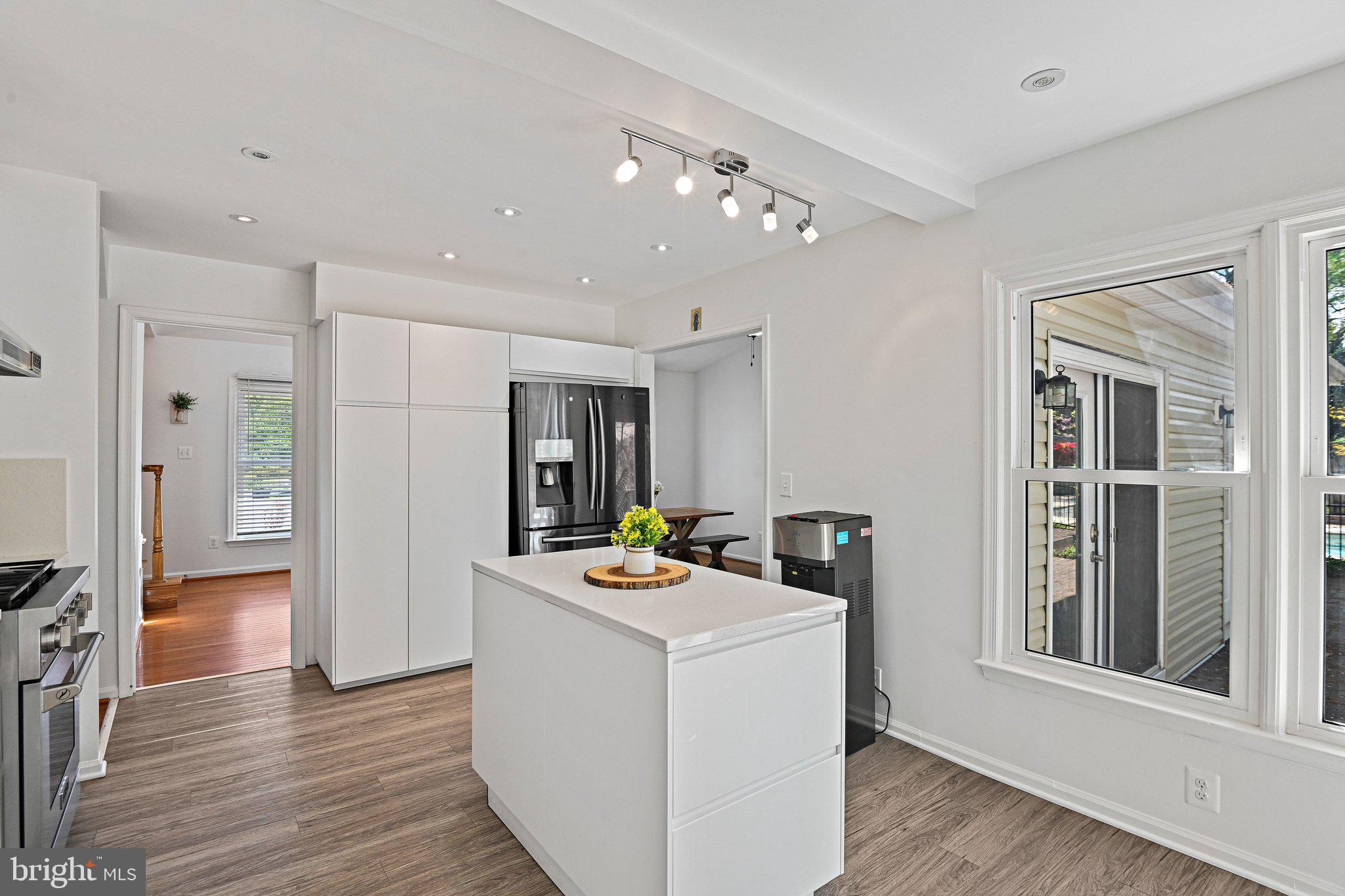 FOX MILL ESTATES - Residential