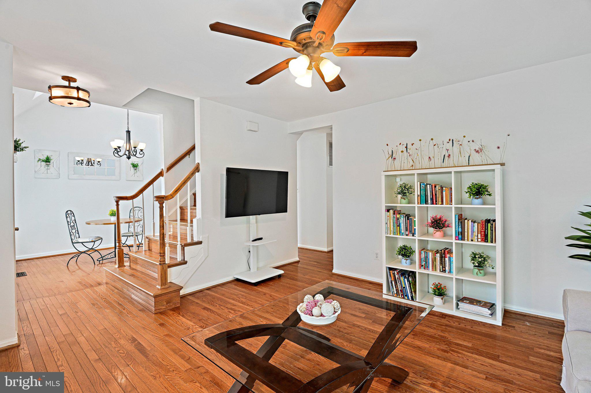 FOX MILL ESTATES - Residential