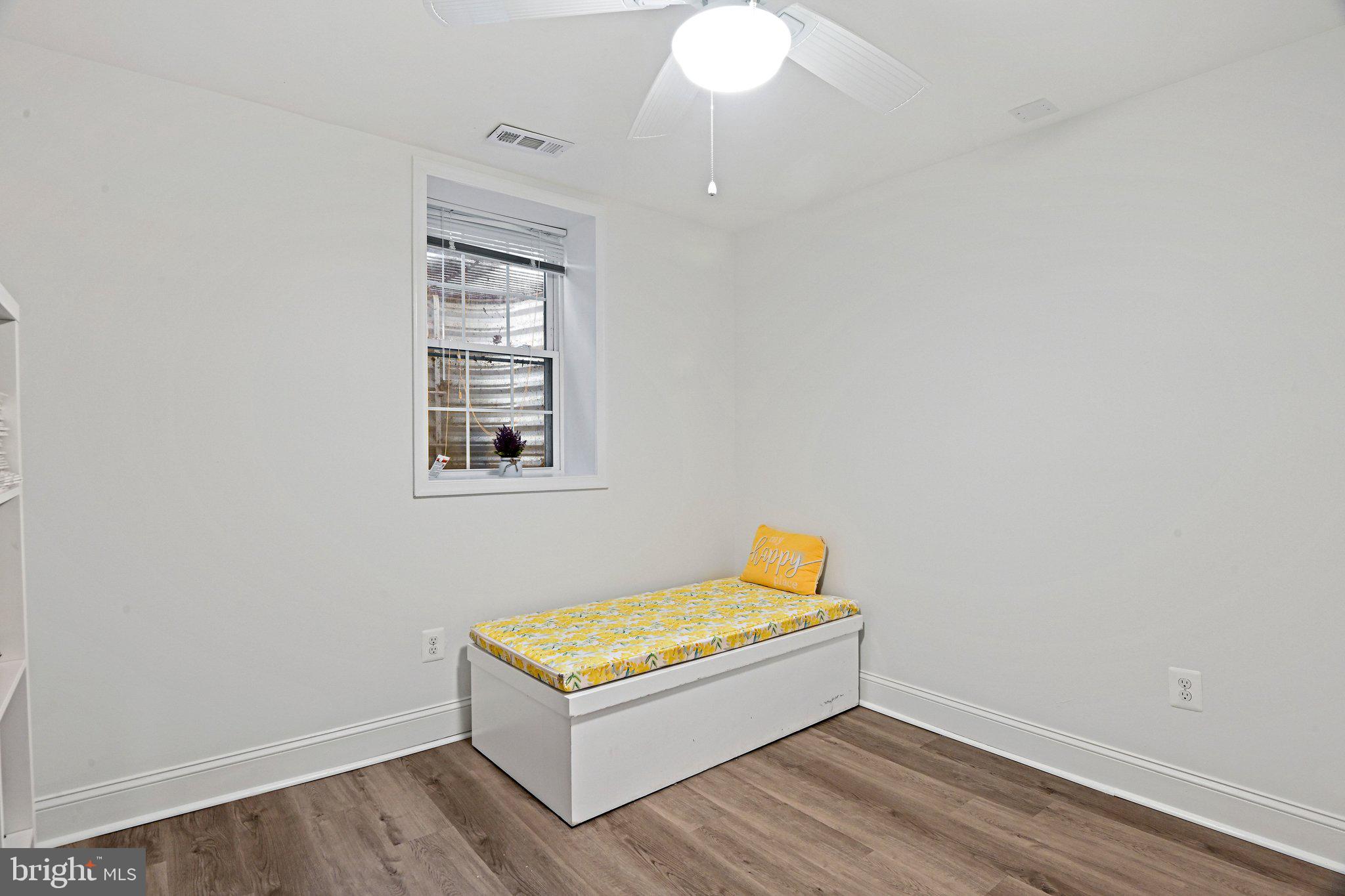 FOX MILL ESTATES - Residential