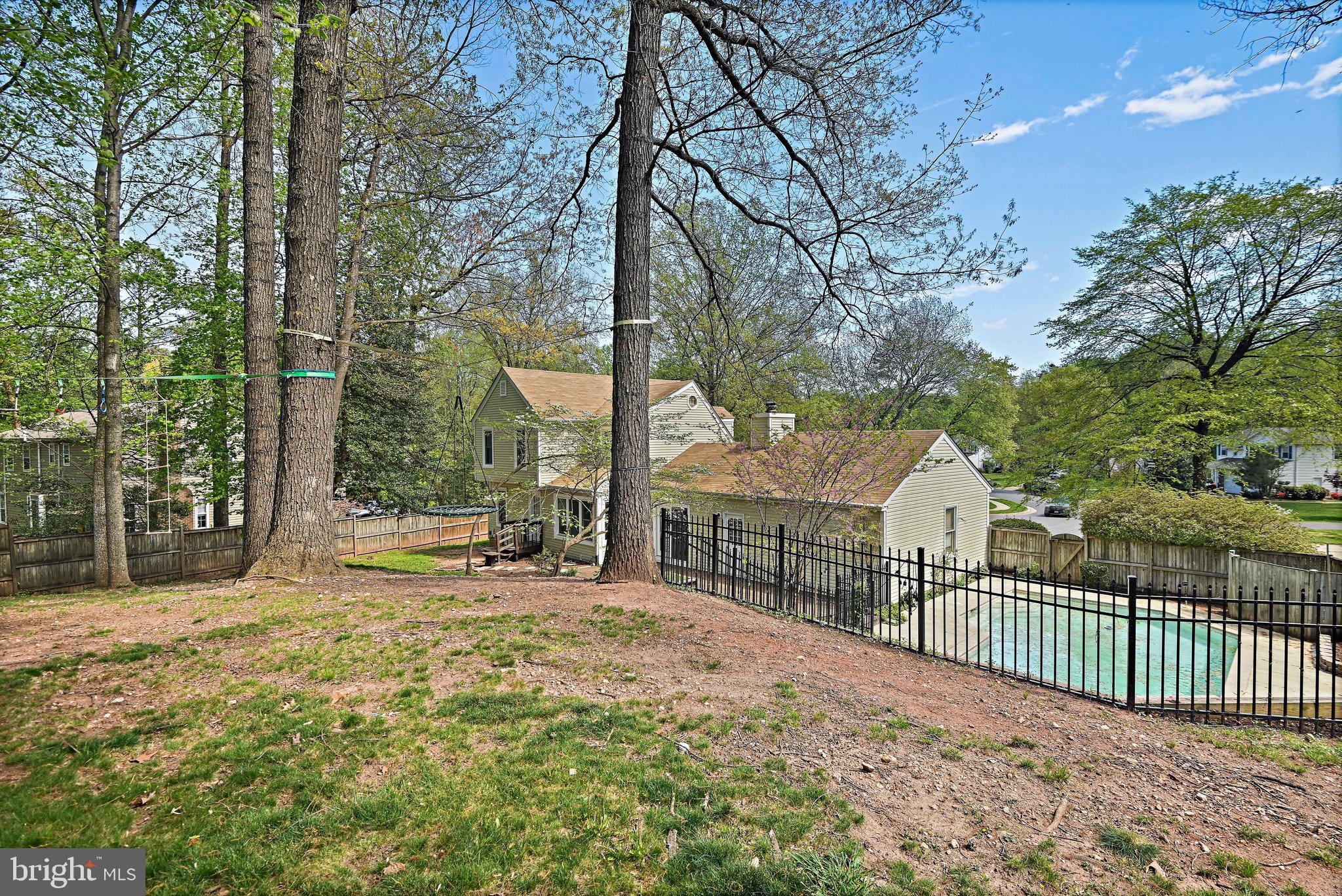 FOX MILL ESTATES - Residential