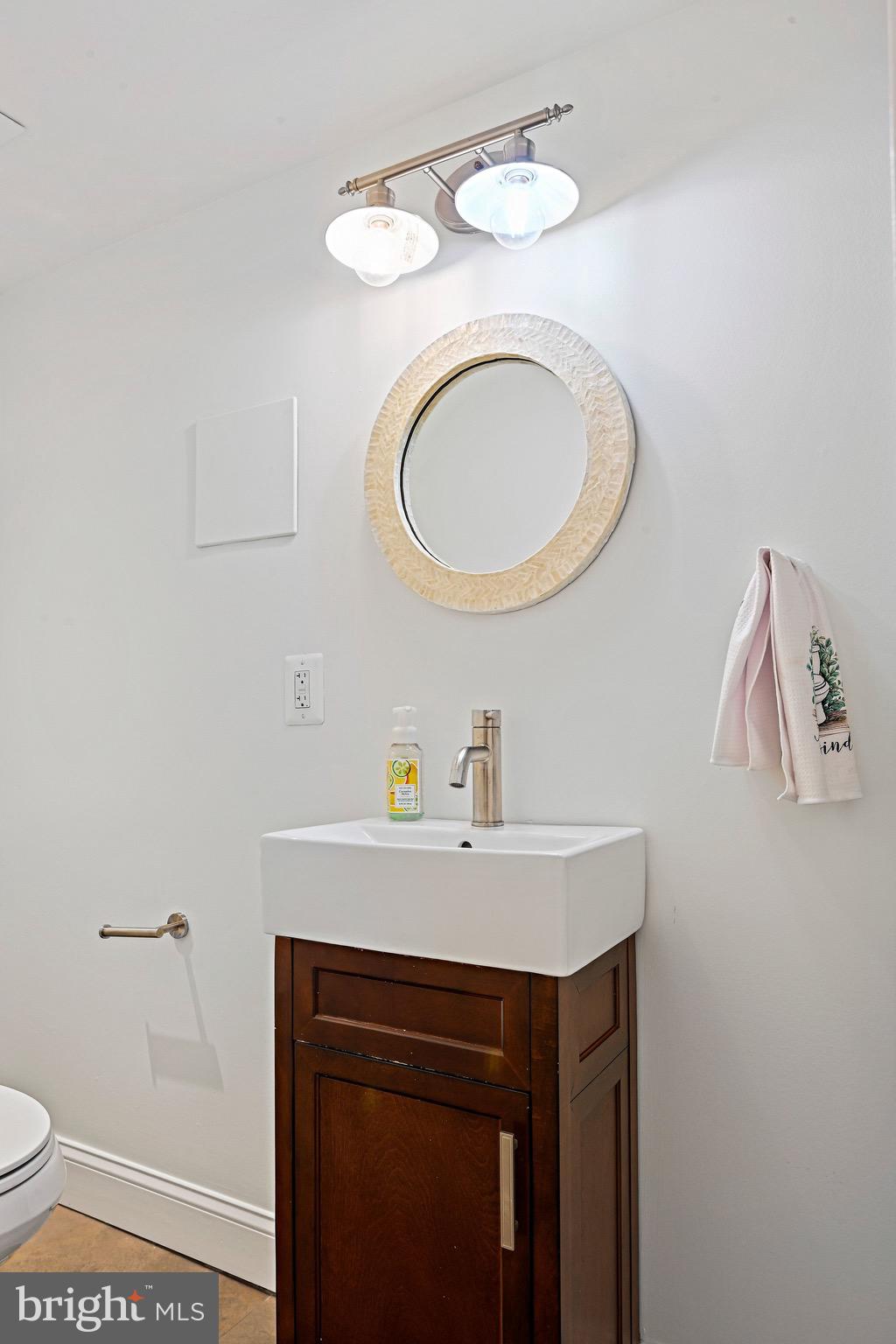 FOX MILL ESTATES - Residential