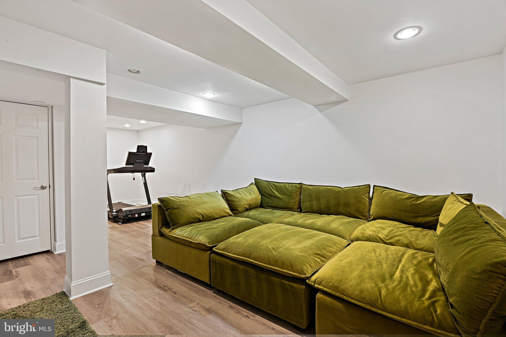 FOX MILL ESTATES - Residential