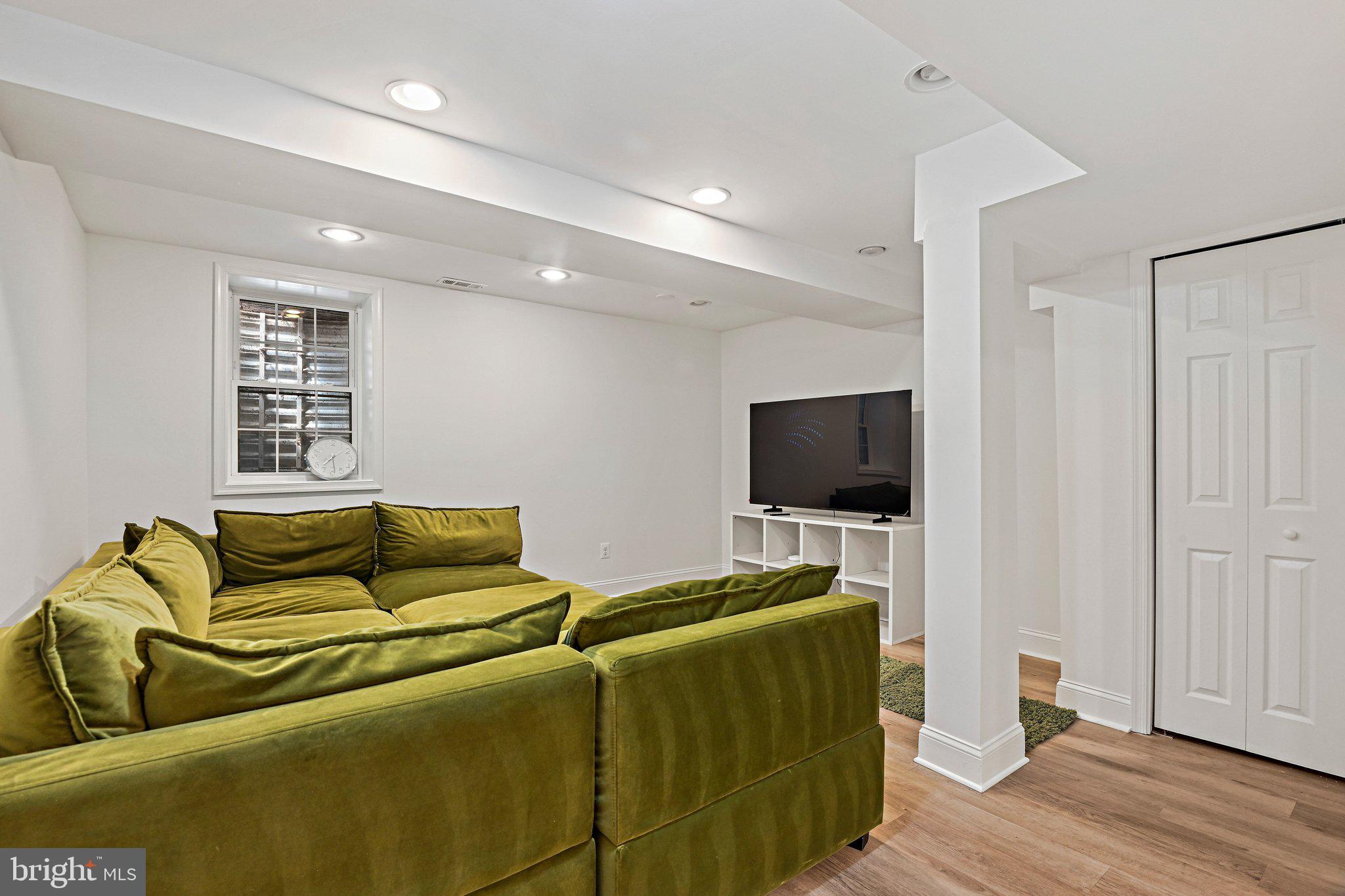 FOX MILL ESTATES - Residential