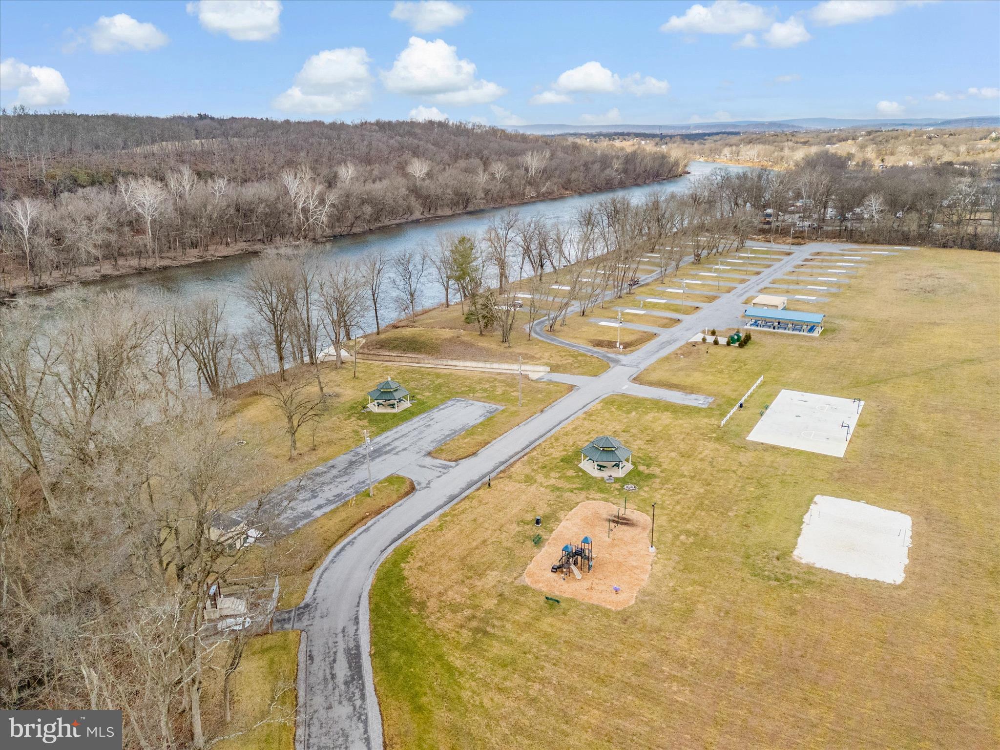 BROOKFIELD ON THE POTOMAC - Residential