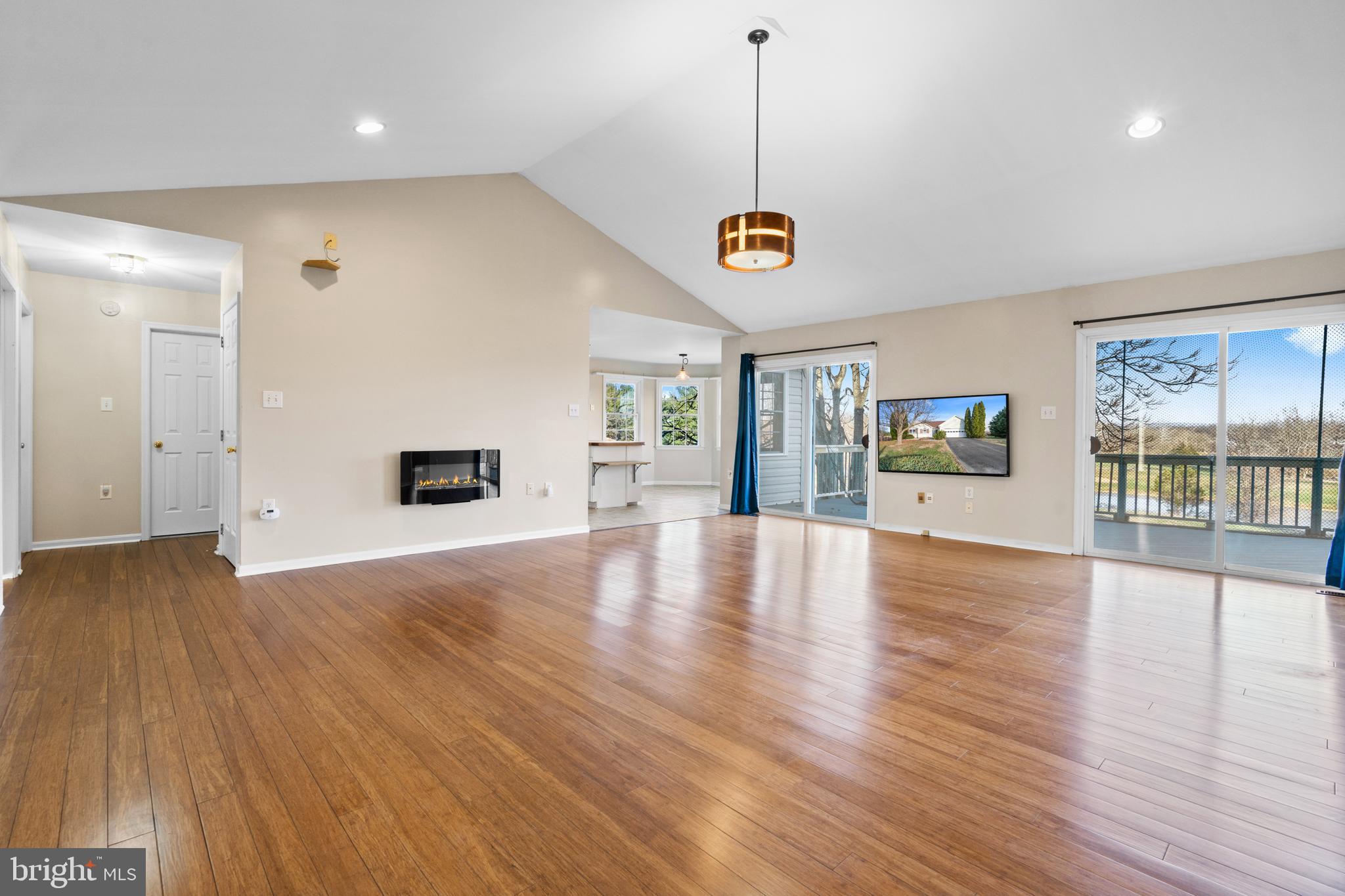 LOCUST HILL - Residential