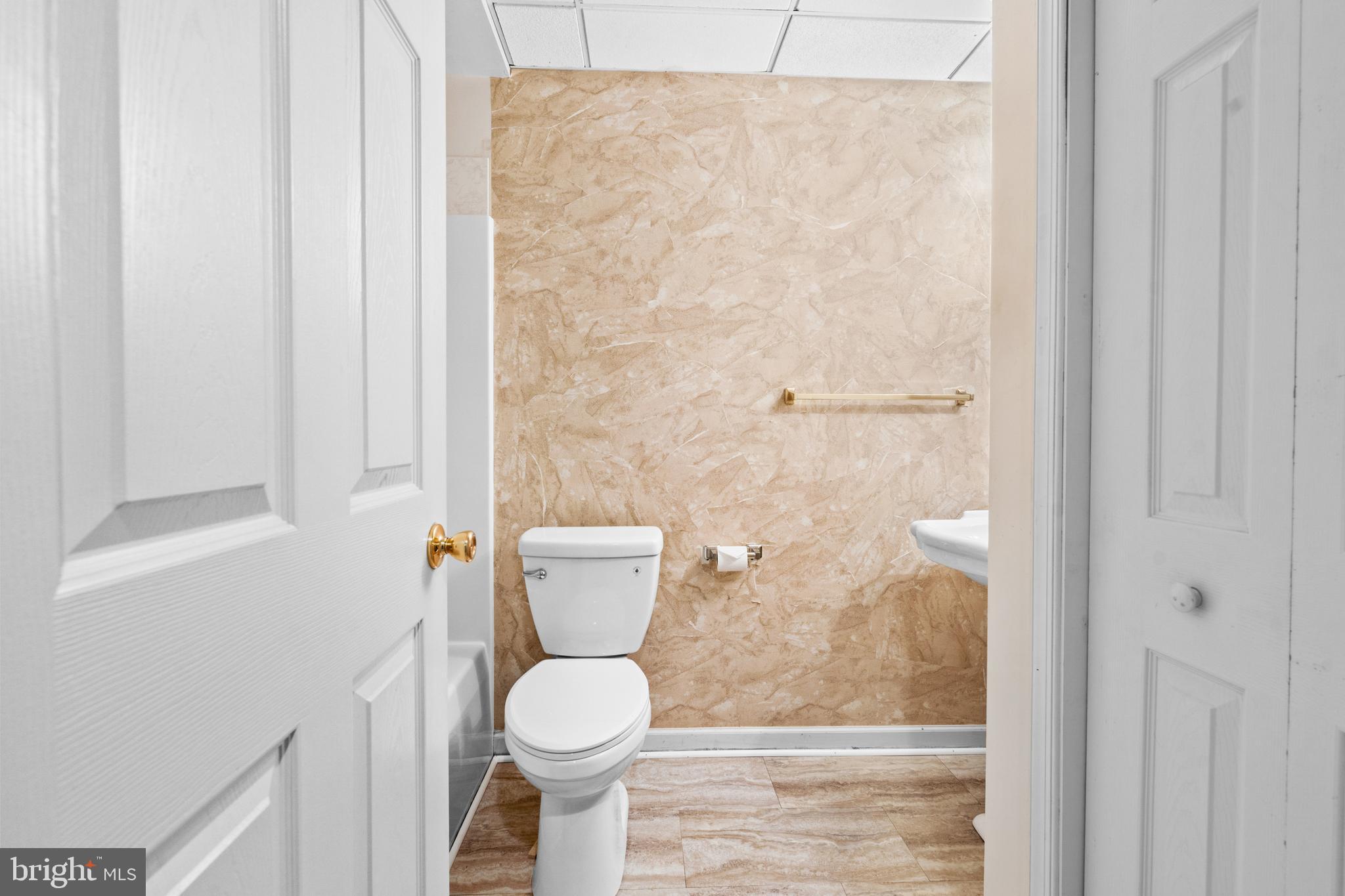 LOCUST HILL - Residential