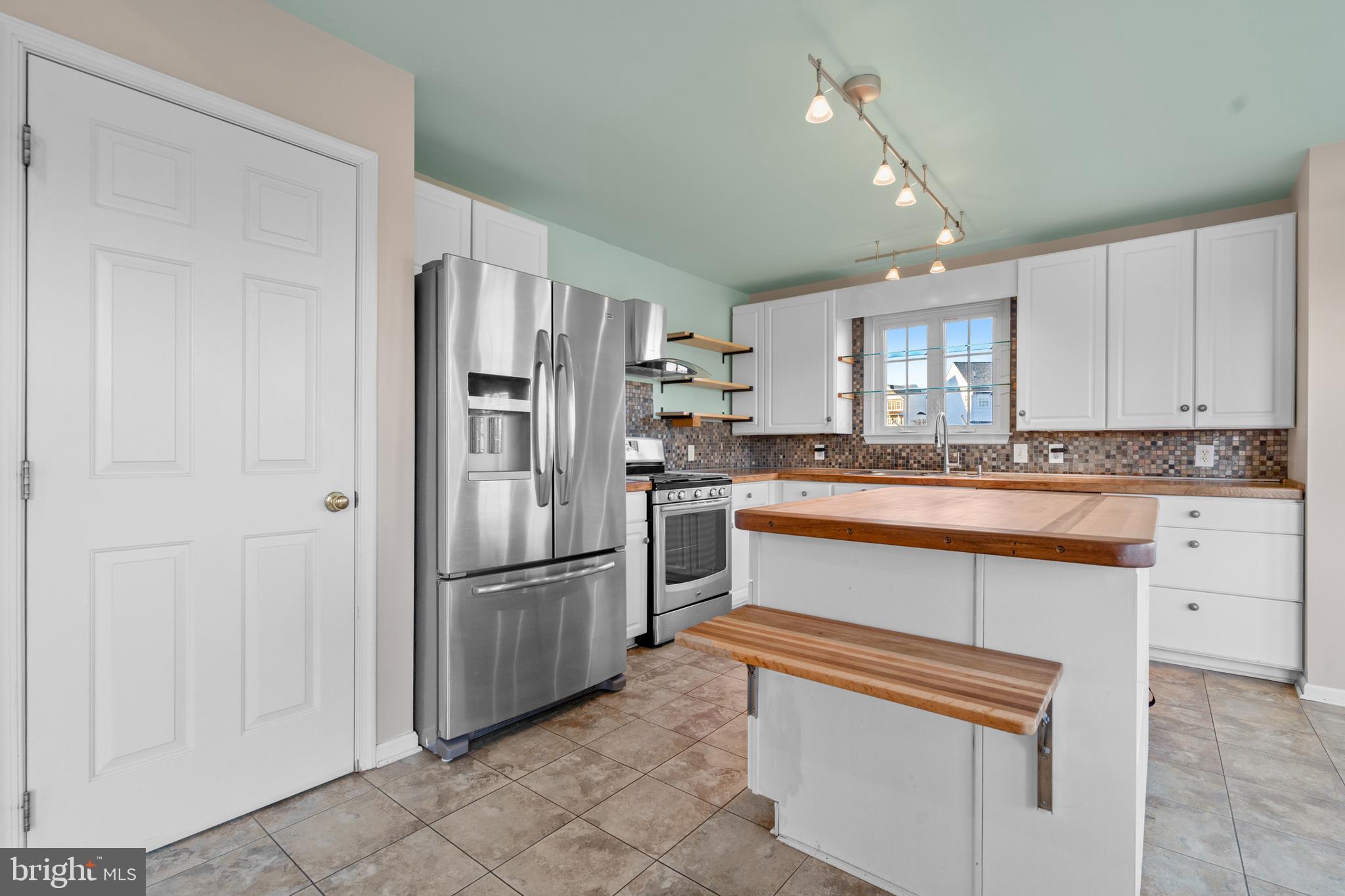 LOCUST HILL - Residential