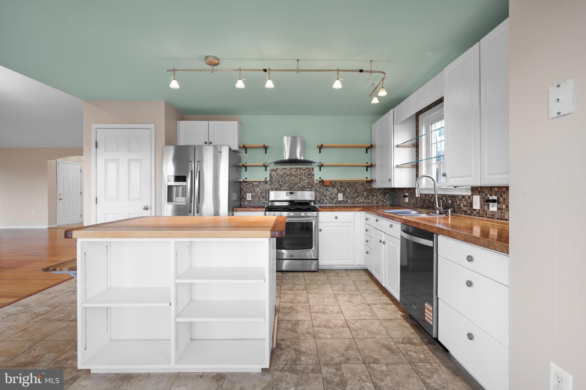 LOCUST HILL - Residential