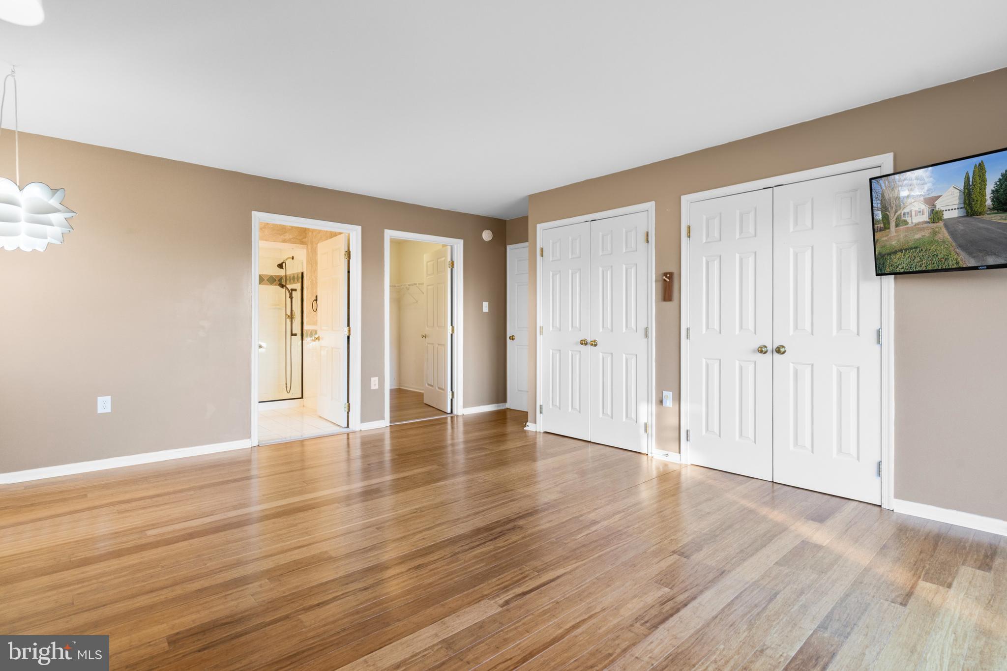 LOCUST HILL - Residential