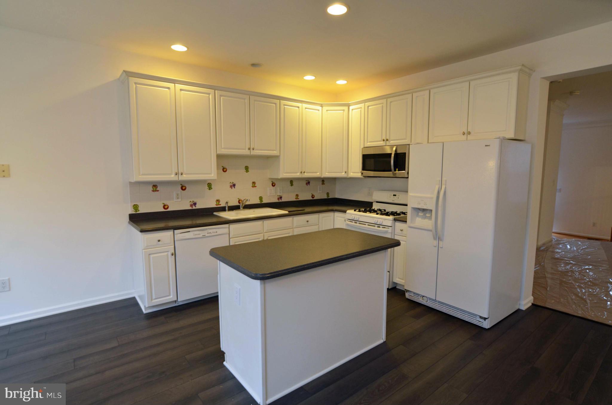 FARMWELL HUNT - Residential Lease