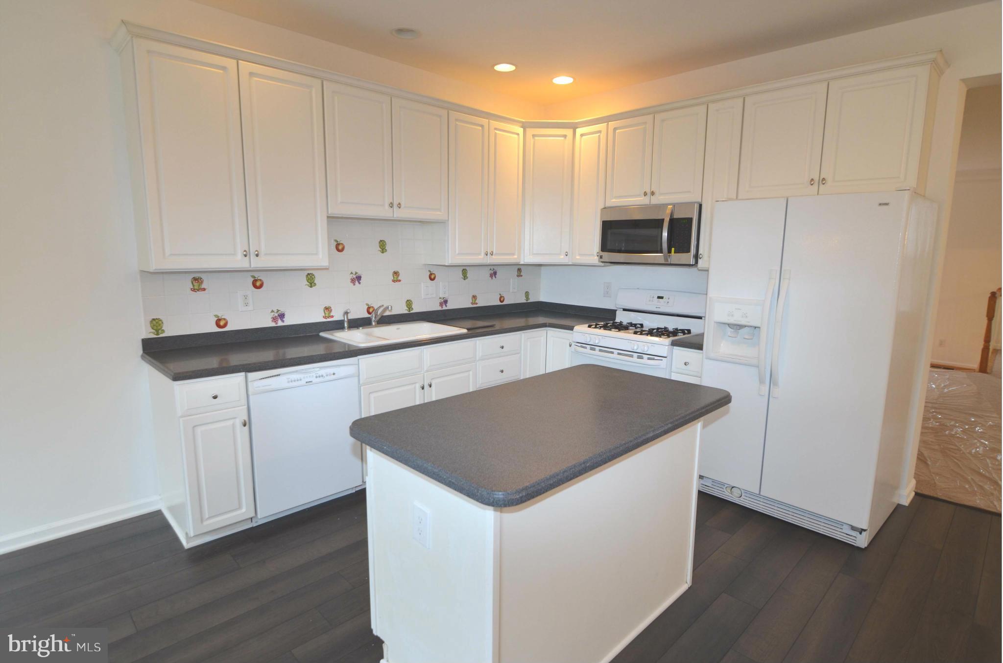 FARMWELL HUNT - Residential Lease