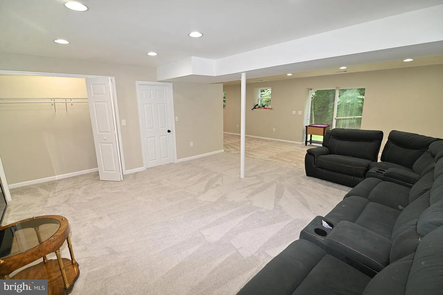 STRAWBERRY HILL EST SUB - Residential Lease