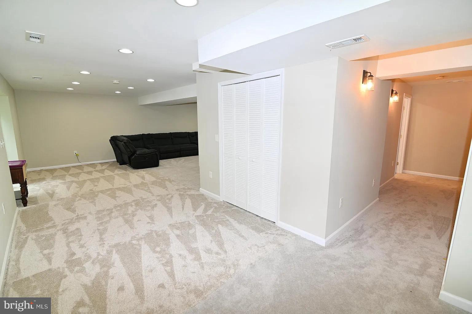 STRAWBERRY HILL EST SUB - Residential Lease