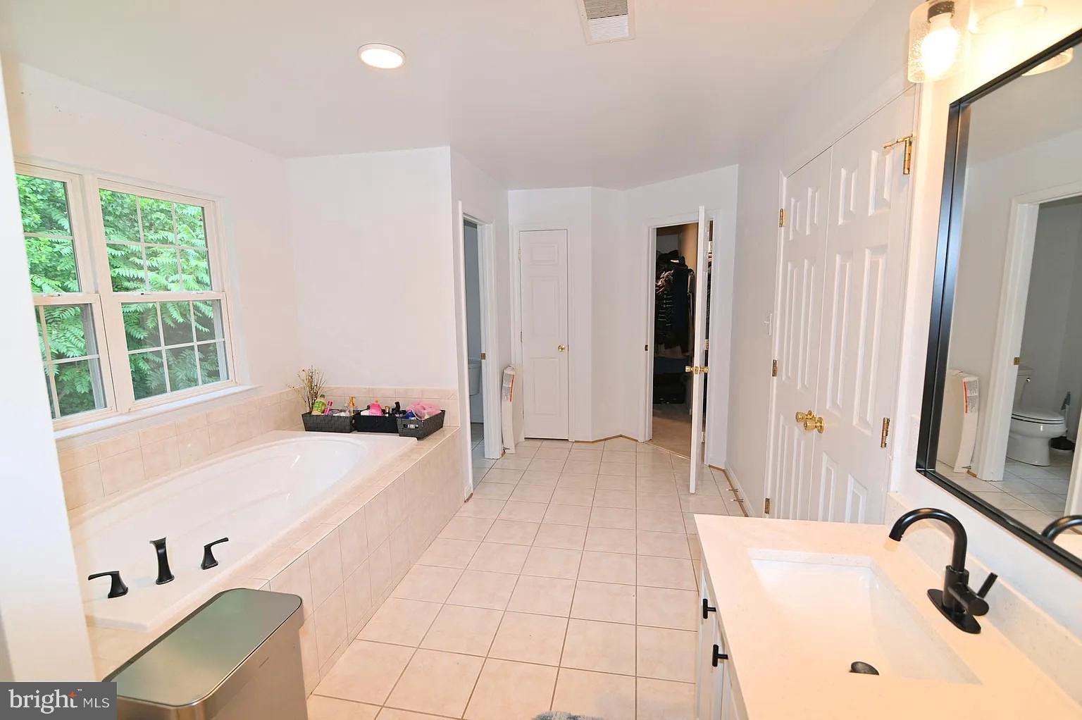 STRAWBERRY HILL EST SUB - Residential Lease