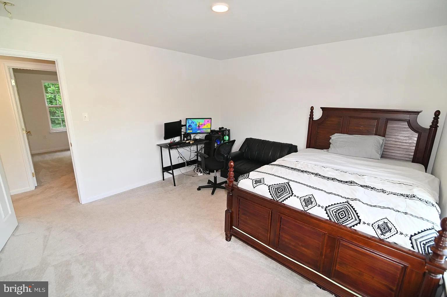 STRAWBERRY HILL EST SUB - Residential Lease