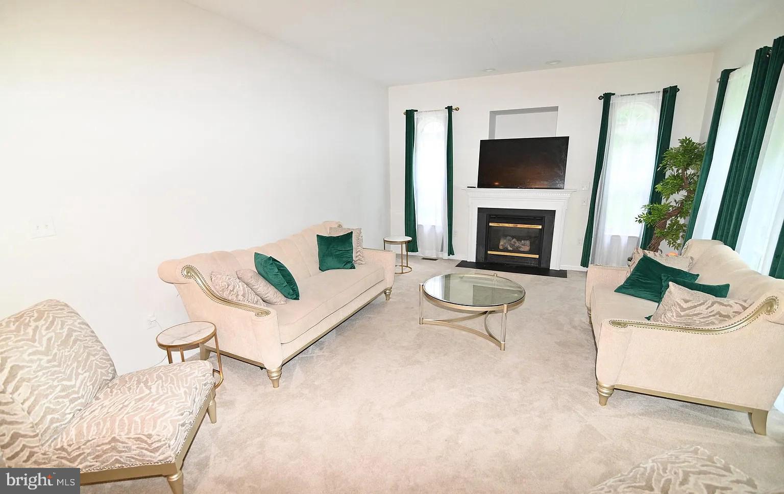 STRAWBERRY HILL EST SUB - Residential Lease