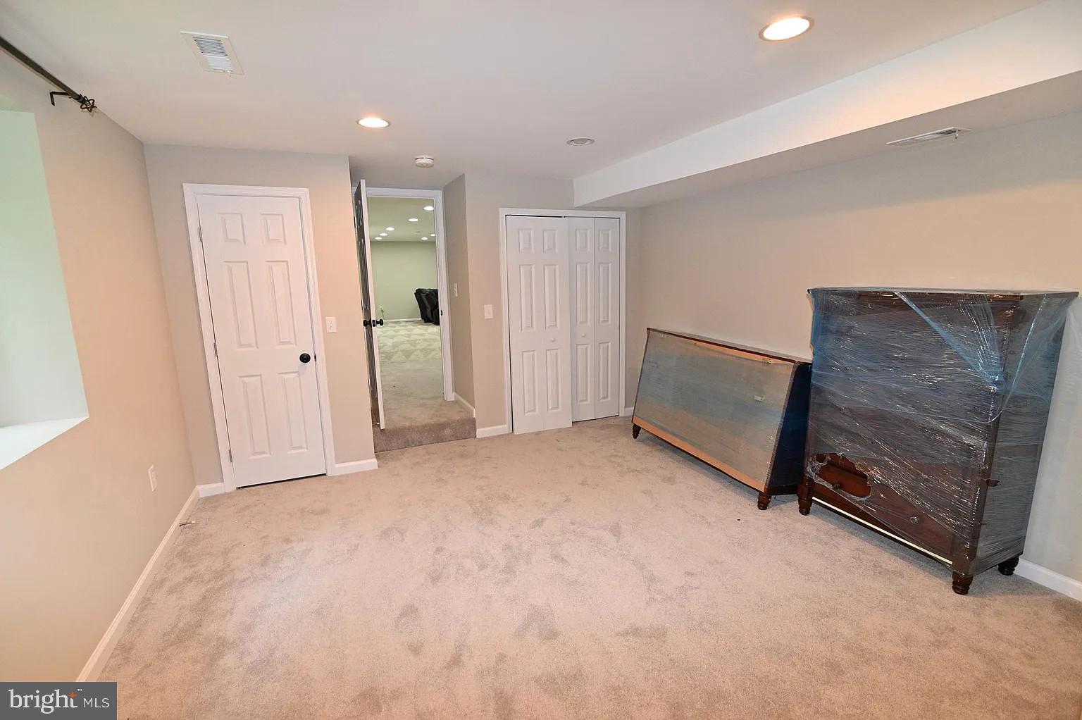 STRAWBERRY HILL EST SUB - Residential Lease