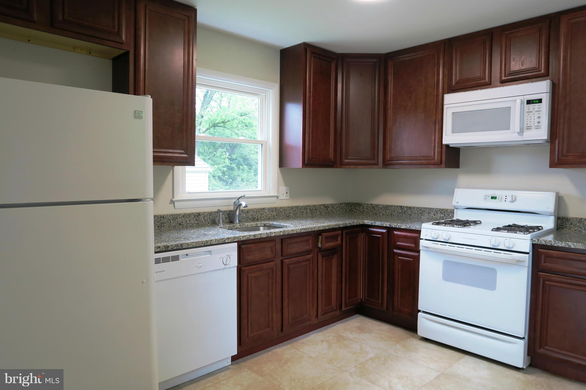 SPORTSMAN PARK - Residential Lease