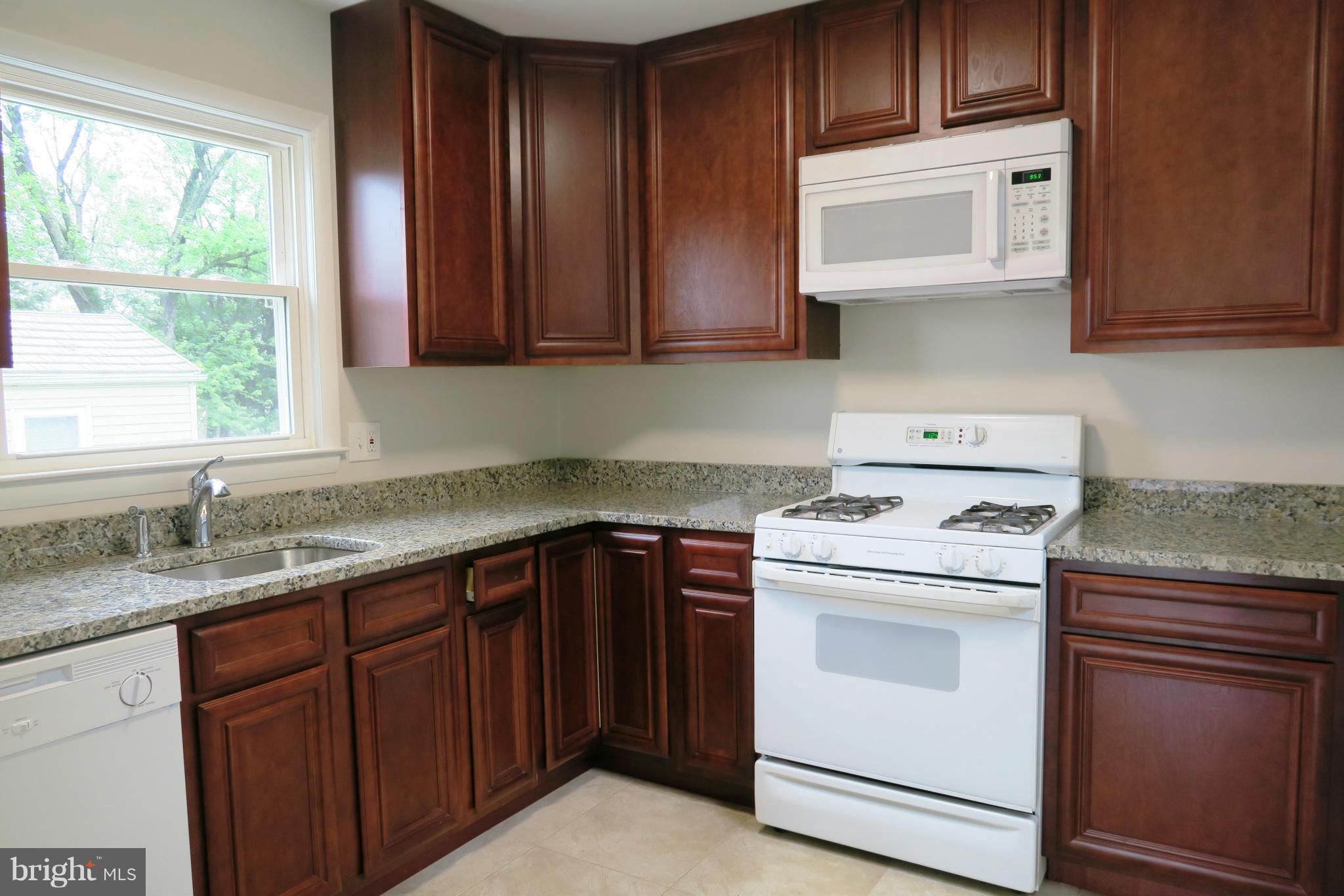 SPORTSMAN PARK - Residential Lease